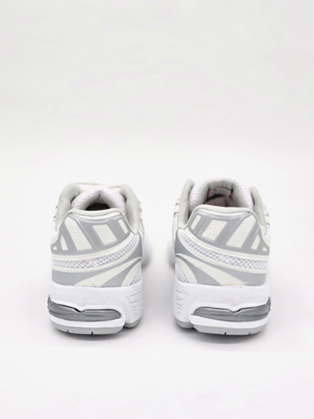 luvestashoes luna sneaker