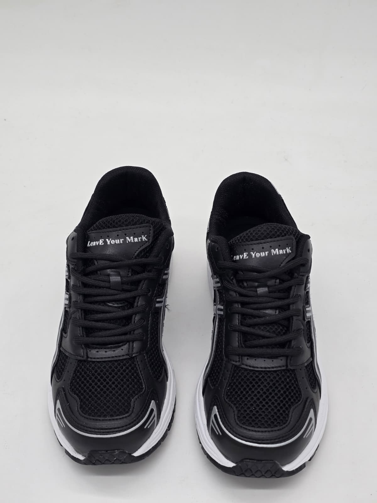 luvestashoes luna sneaker