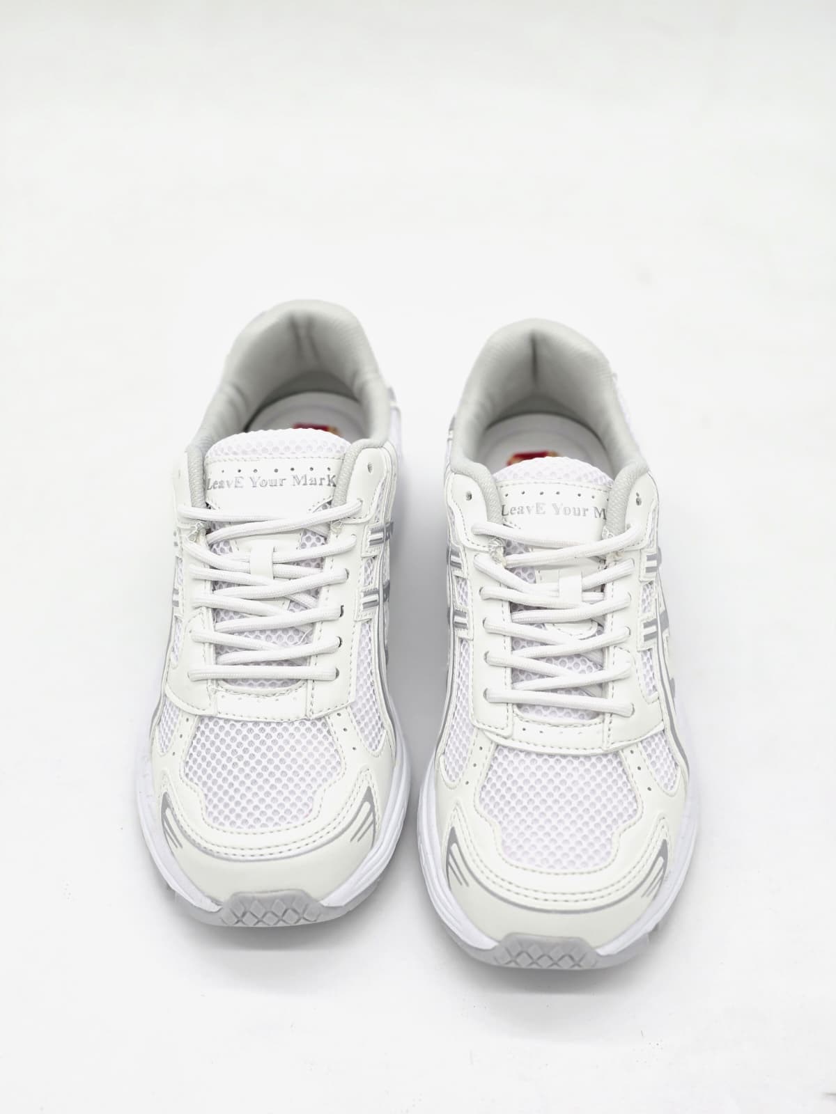 luvestashoes luna sneaker