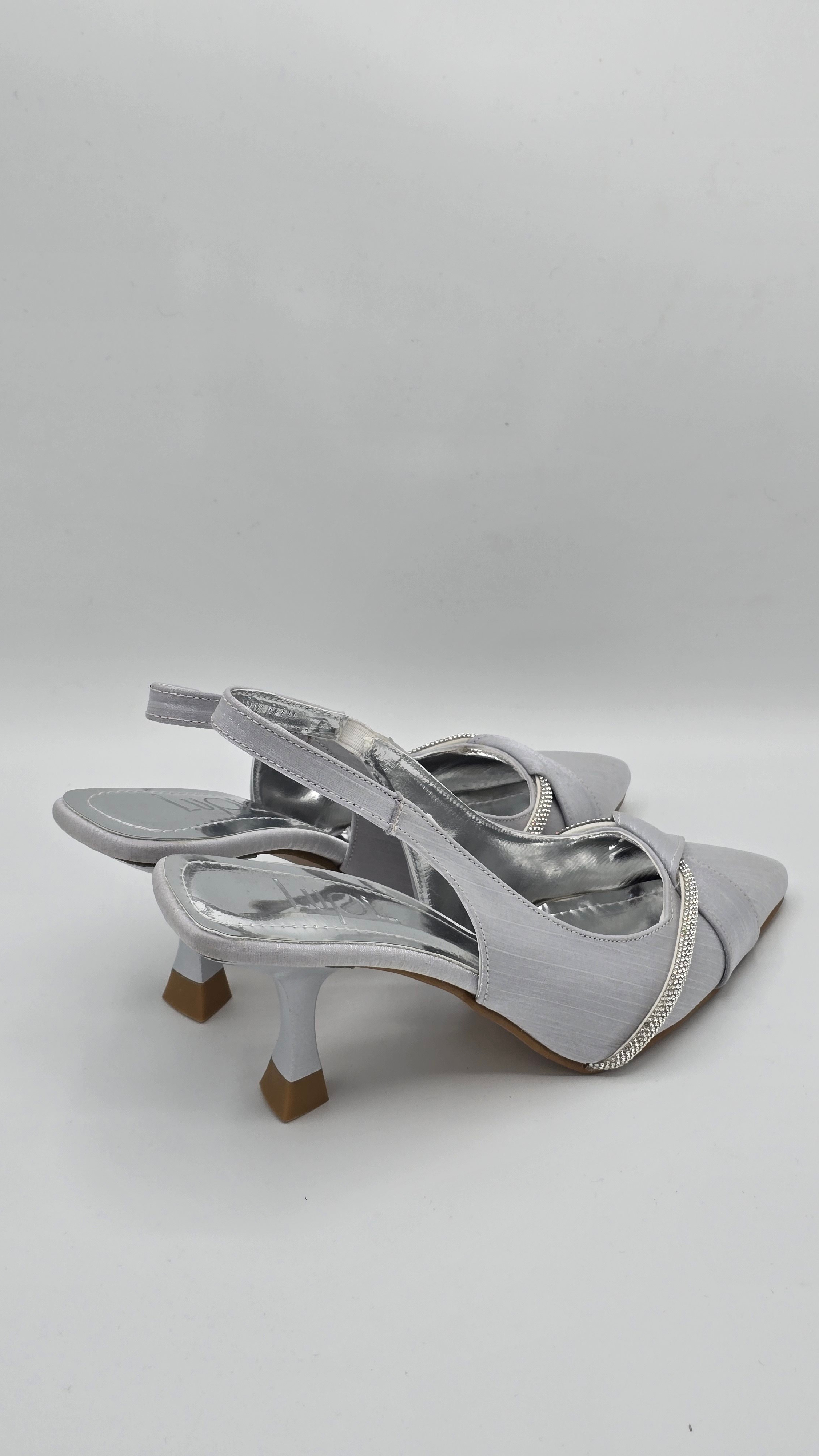 Luvestashoes Metalik Gri Taş Detaylı Çapraz Bantlı Ortopedik Kadeh Topuk Stiletto