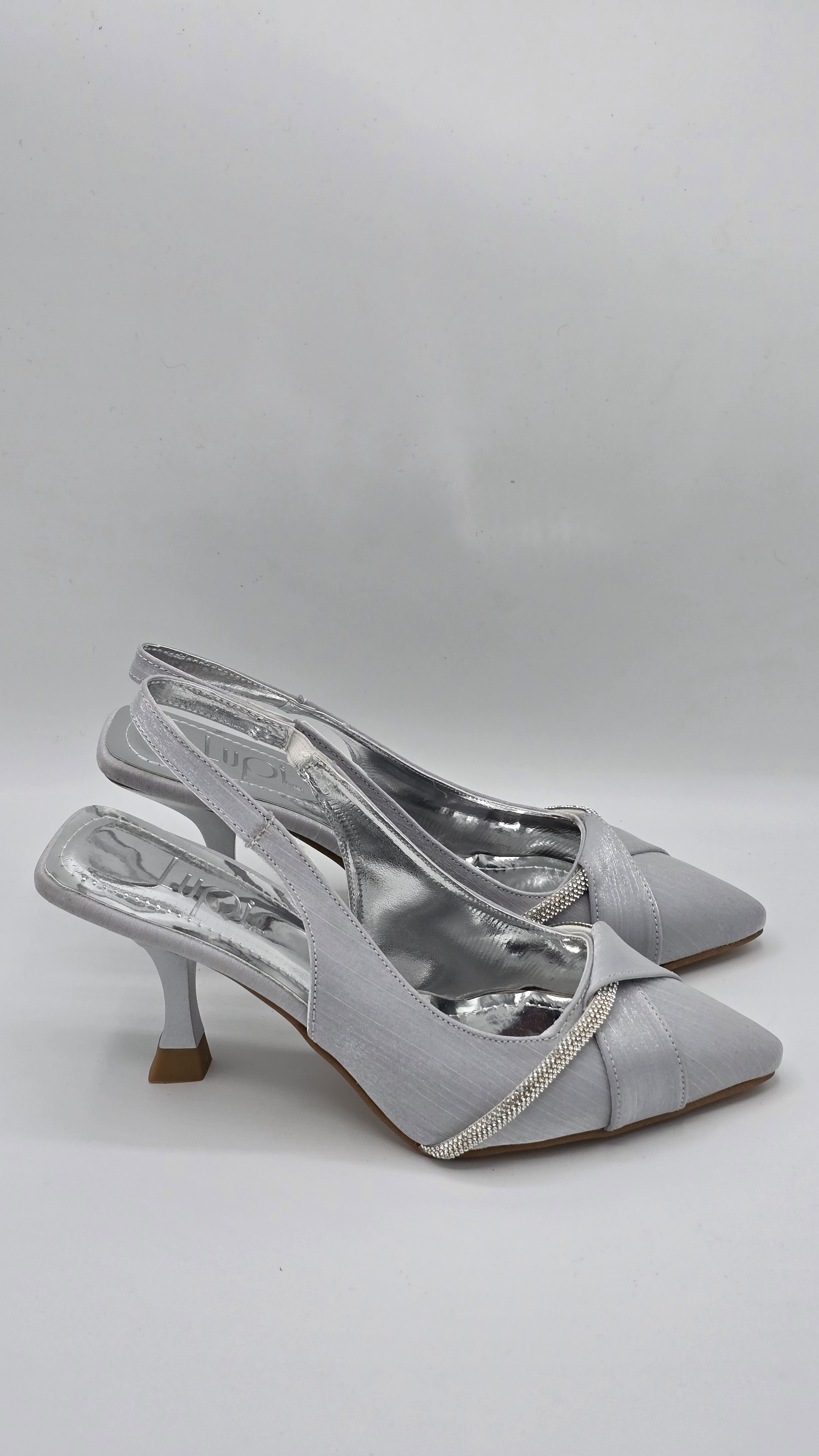 Luvestashoes Metalik Gri Taş Detaylı Çapraz Bantlı Ortopedik Kadeh Topuk Stiletto