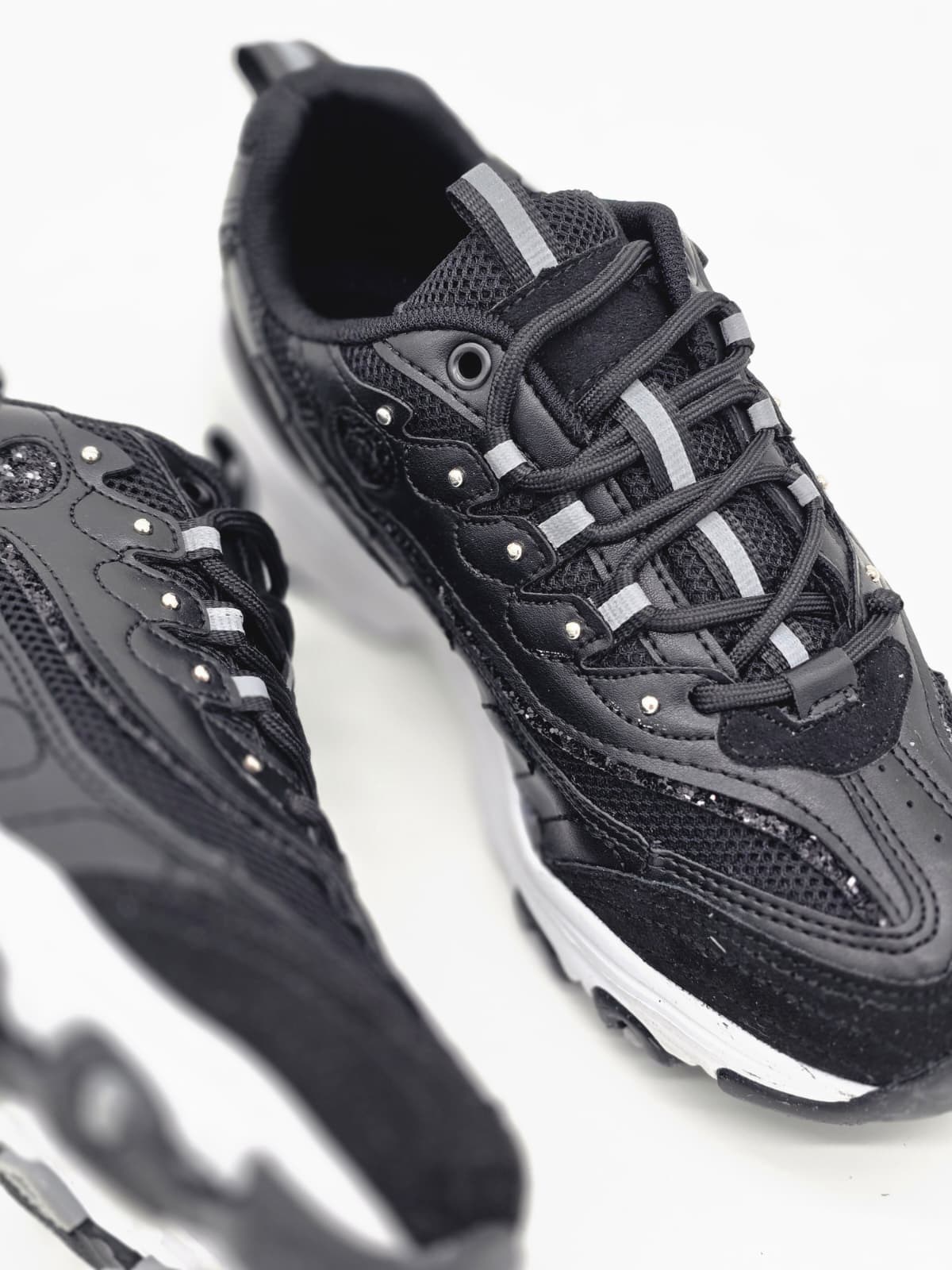 Luvestashoes Orion sneaker