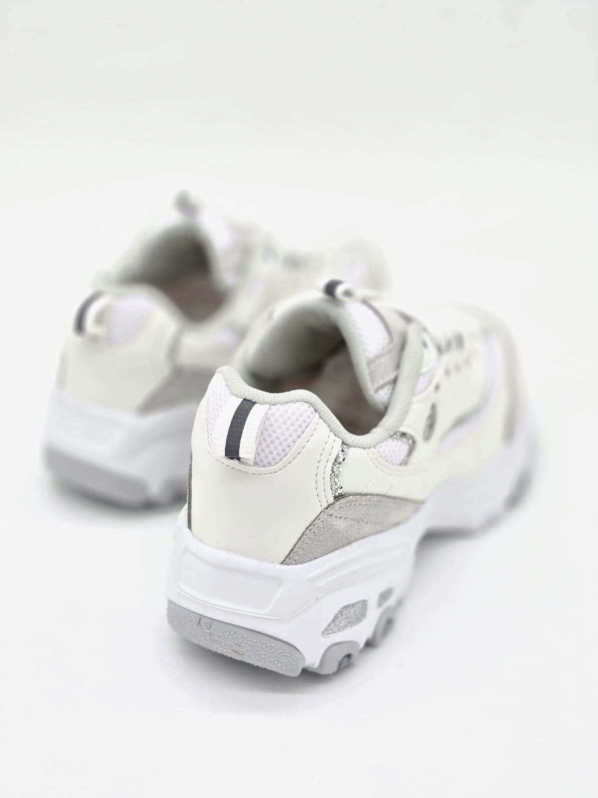 Luvestashoes Orion sneaker