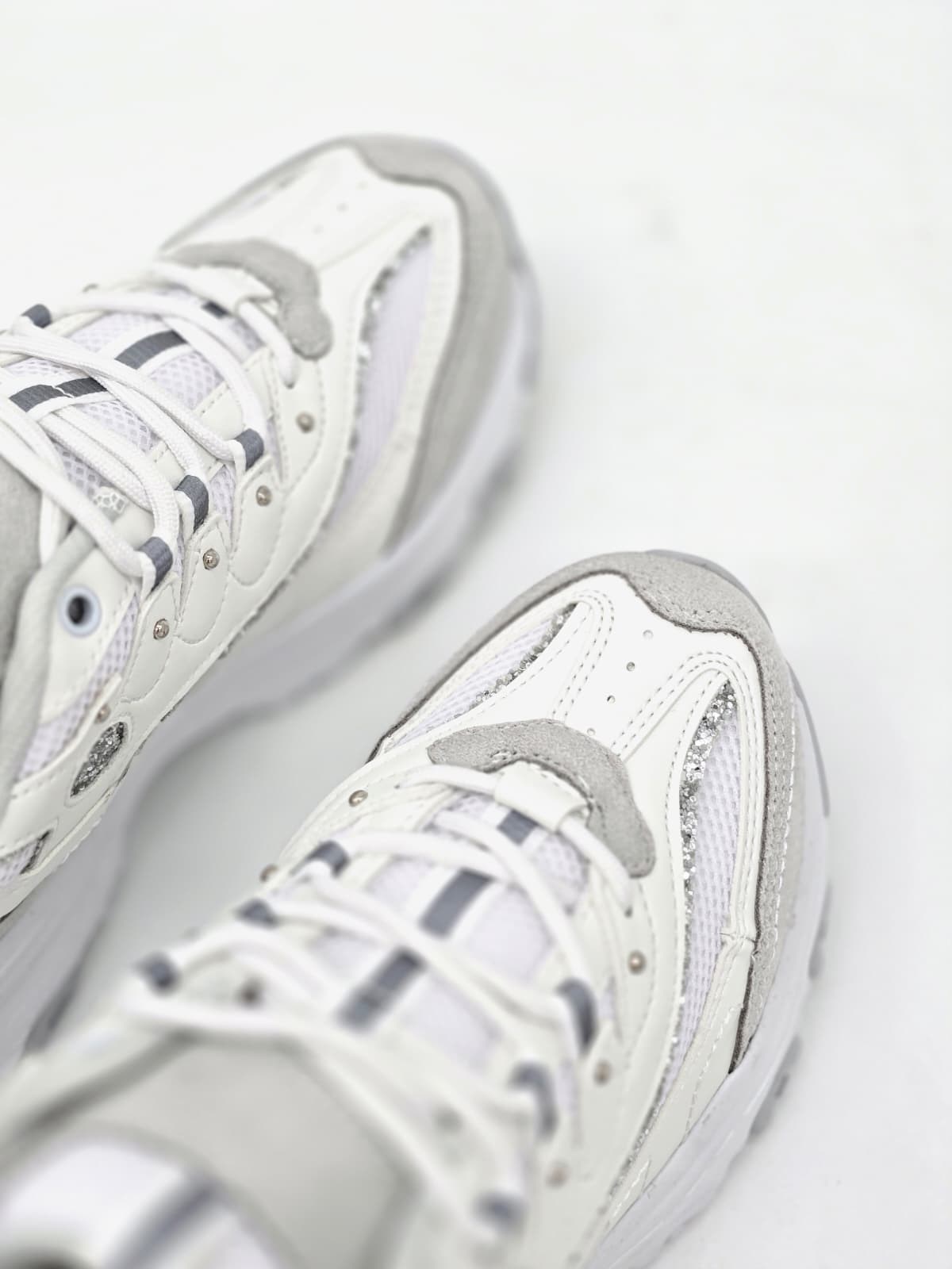 Luvestashoes Orion sneaker