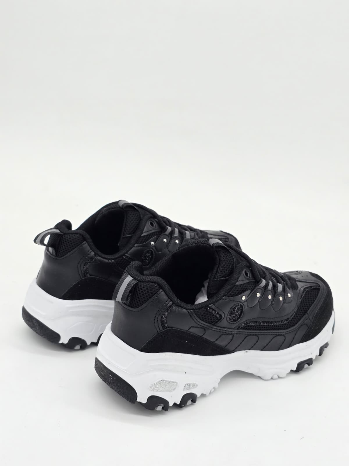 Luvestashoes Orion sneaker