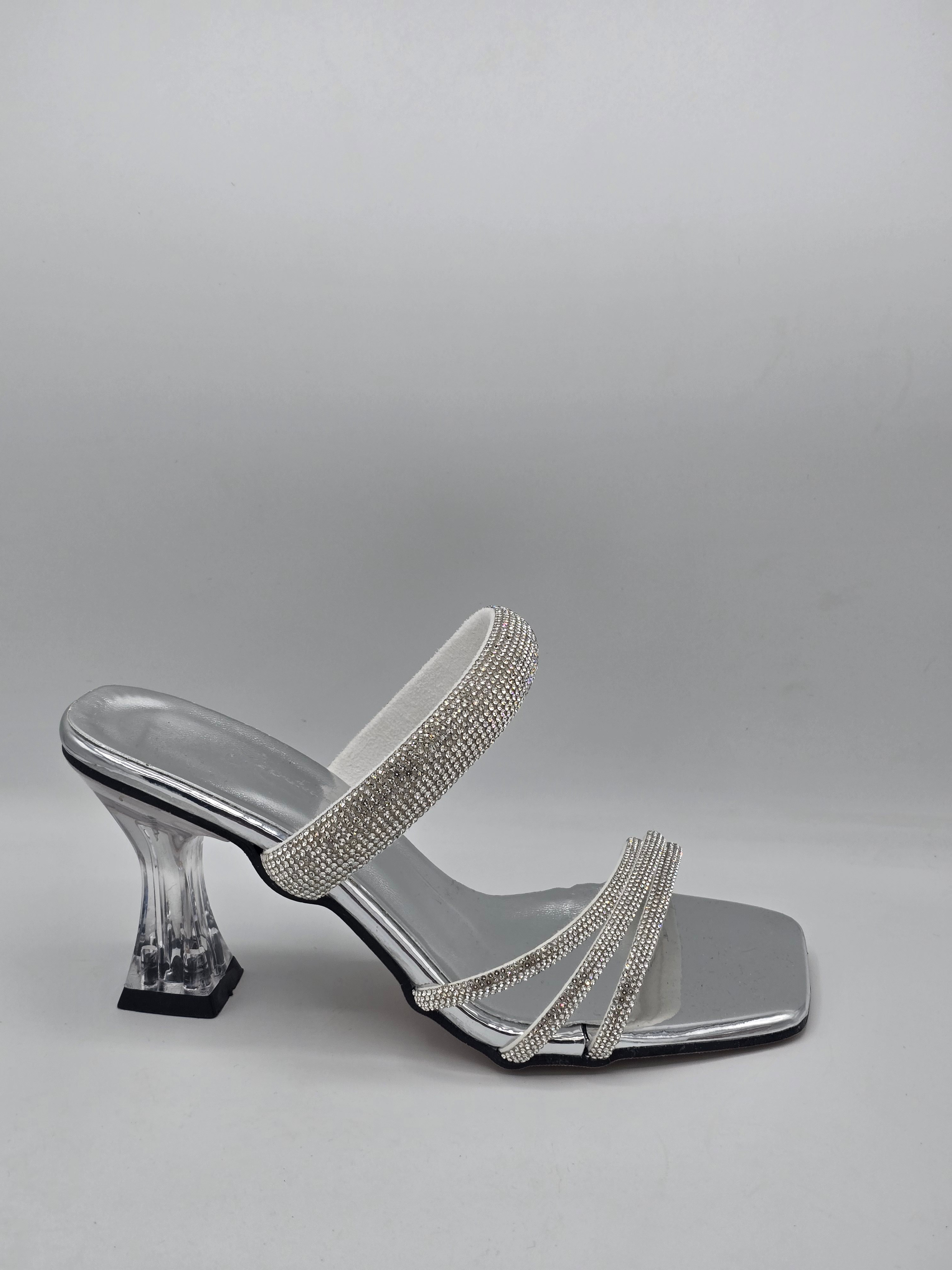 LUVESTASHOES SİMLİ TAŞLI KARE BURUNLU TOPUKLU TERLİK GÜMÜŞ 