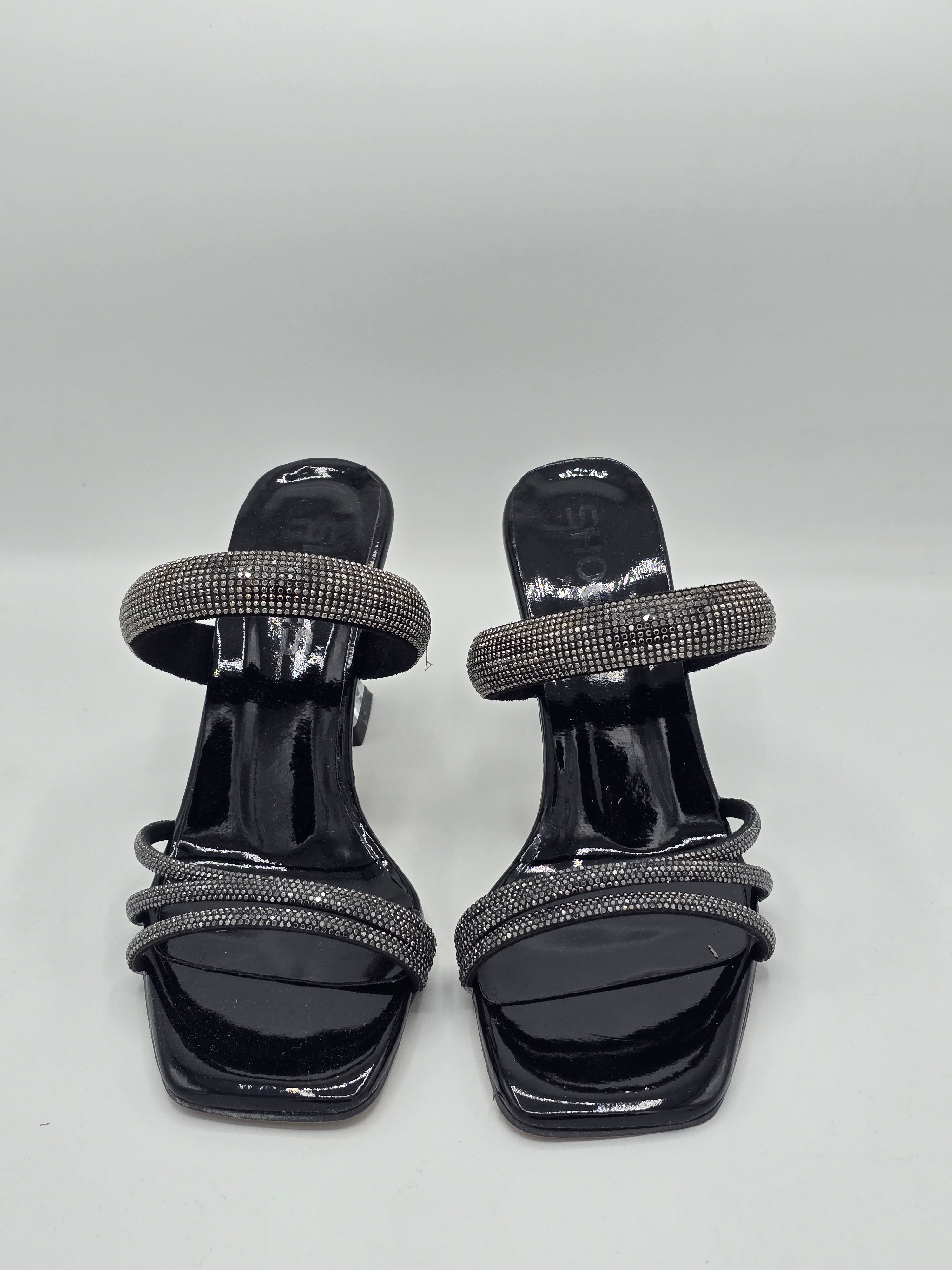 LUVESTASHOES SİMLİ TAŞLI KARE BURUNLU TOPUKLU TERLİK SİYAH