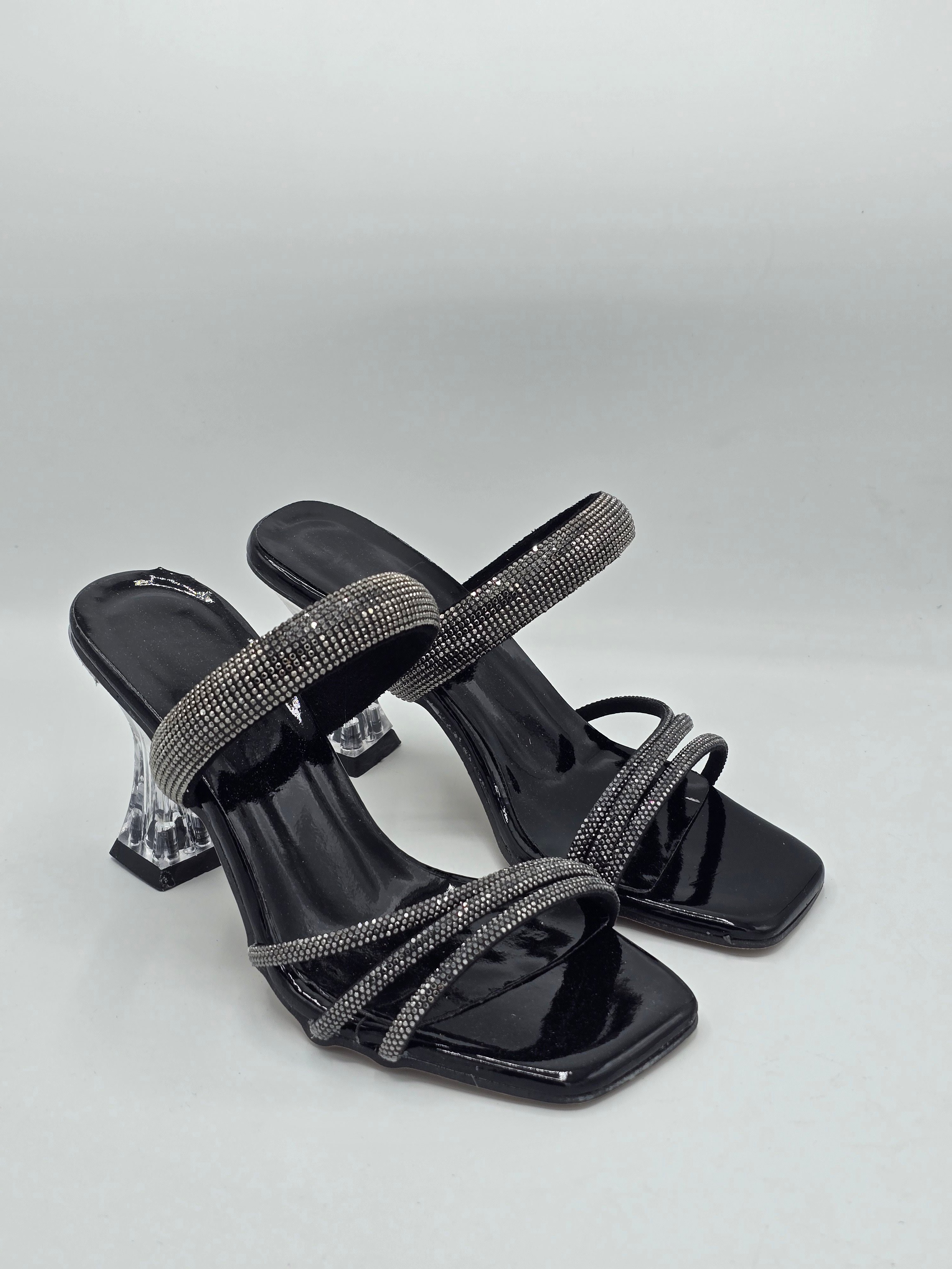 LUVESTASHOES SİMLİ TAŞLI KARE BURUNLU TOPUKLU TERLİK SİYAH