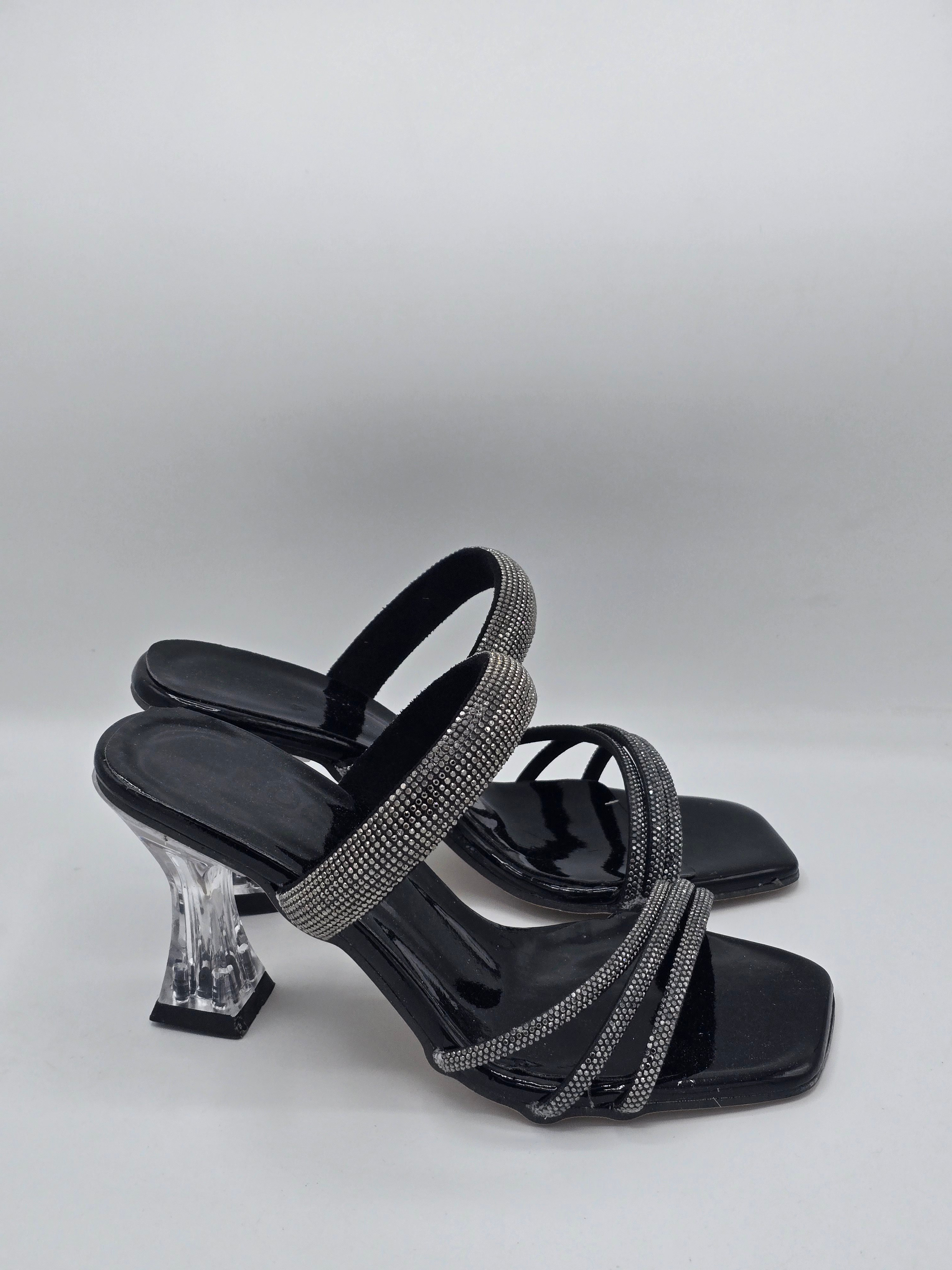 LUVESTASHOES SİMLİ TAŞLI KARE BURUNLU TOPUKLU TERLİK SİYAH