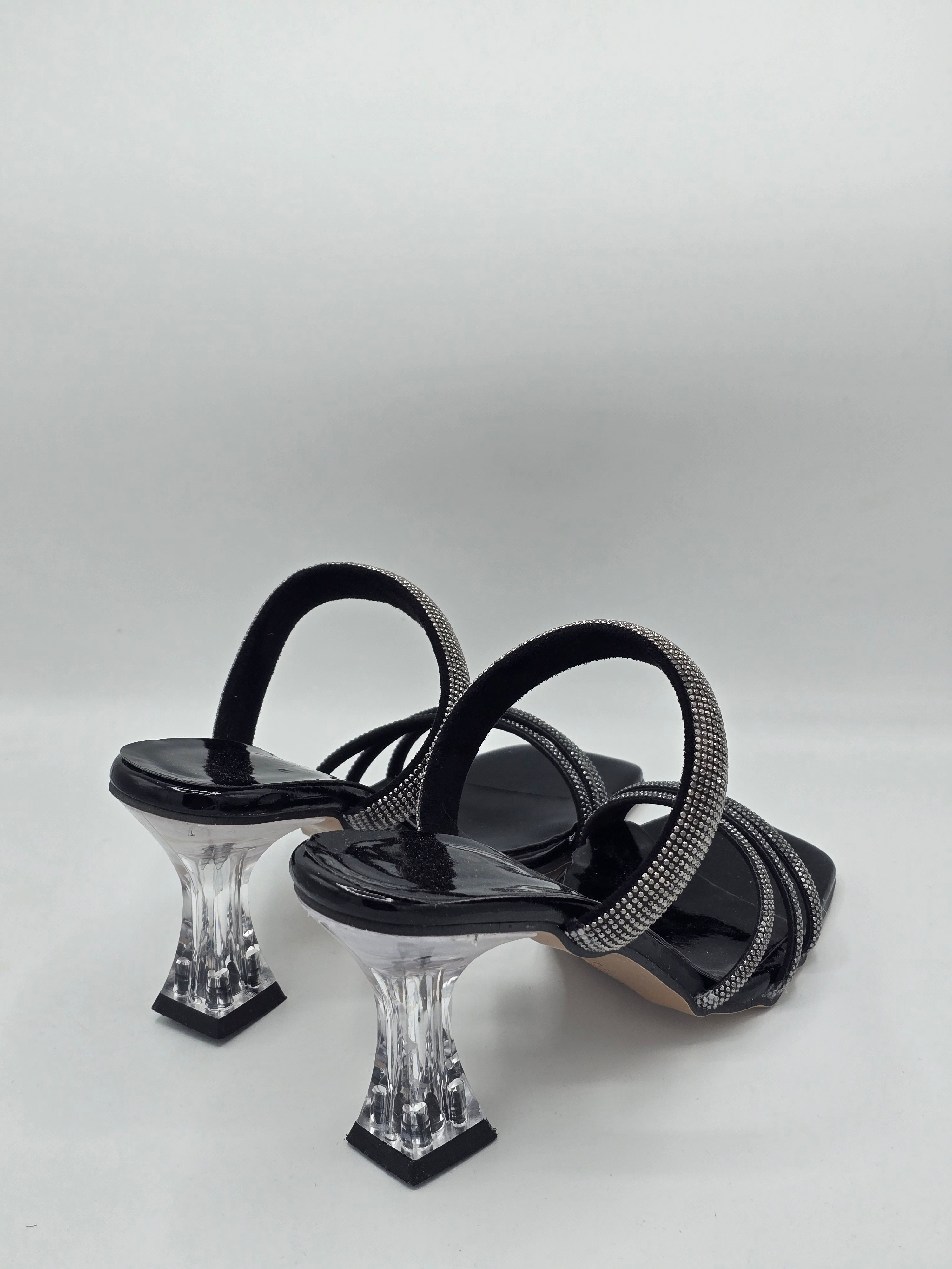 LUVESTASHOES SİMLİ TAŞLI KARE BURUNLU TOPUKLU TERLİK SİYAH