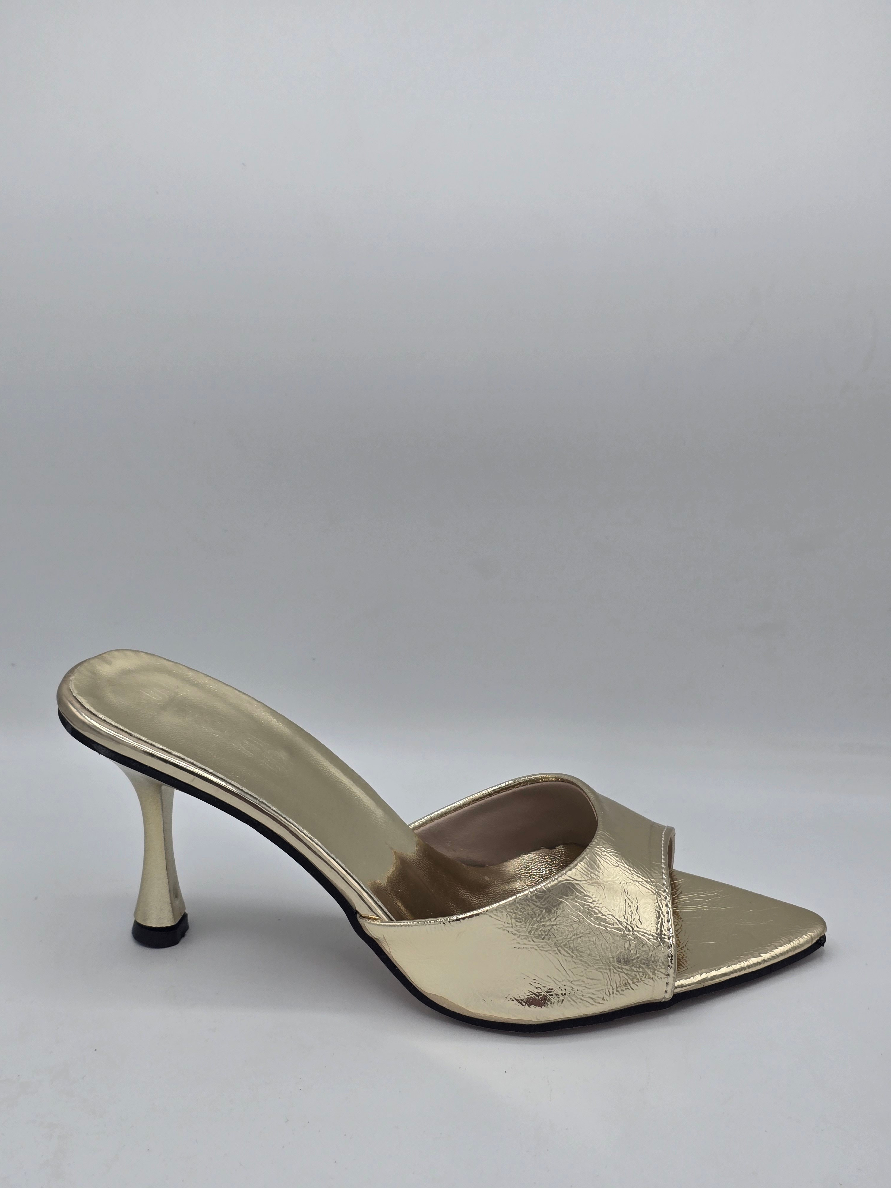 LUVESTASHOES SİVRİ BURUNLU TOPUKLU TERLİK GOLD