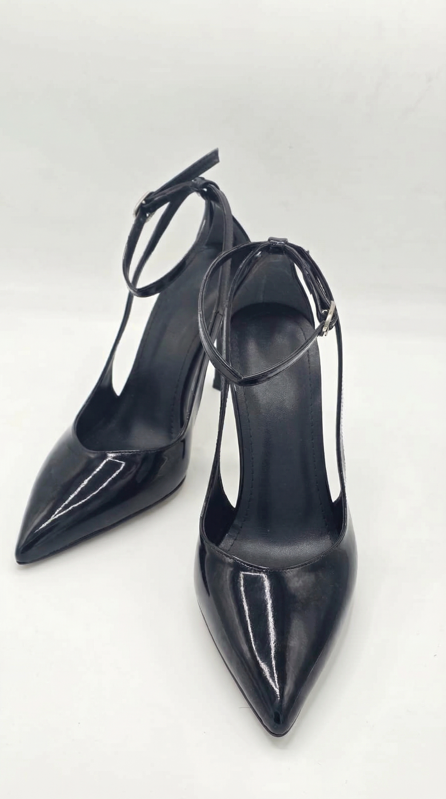 Luvestashoes Siyah Bilekten Tokalı İnce Topuk Stiletto