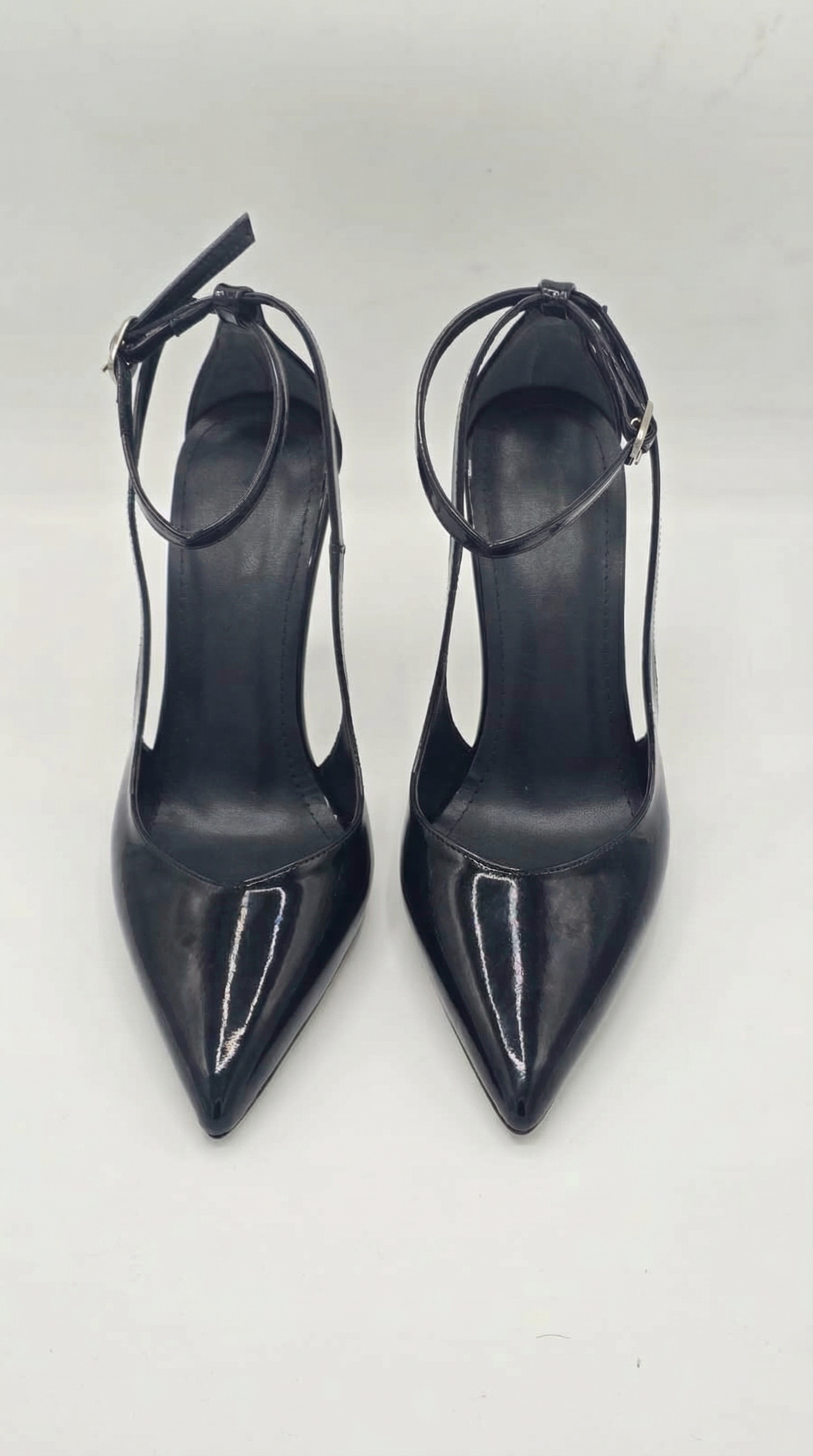 Luvestashoes Siyah Bilekten Tokalı İnce Topuk Stiletto