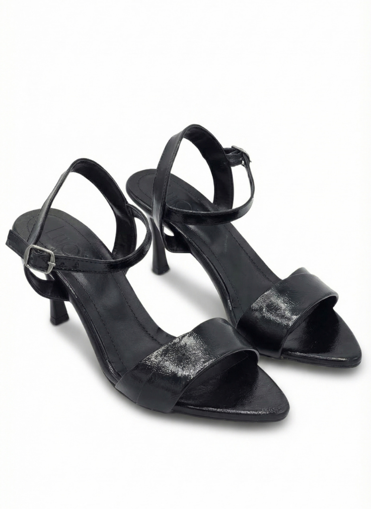 Luvestashoes Siyah Bilekten Tokalı İnce Topuk Stiletto