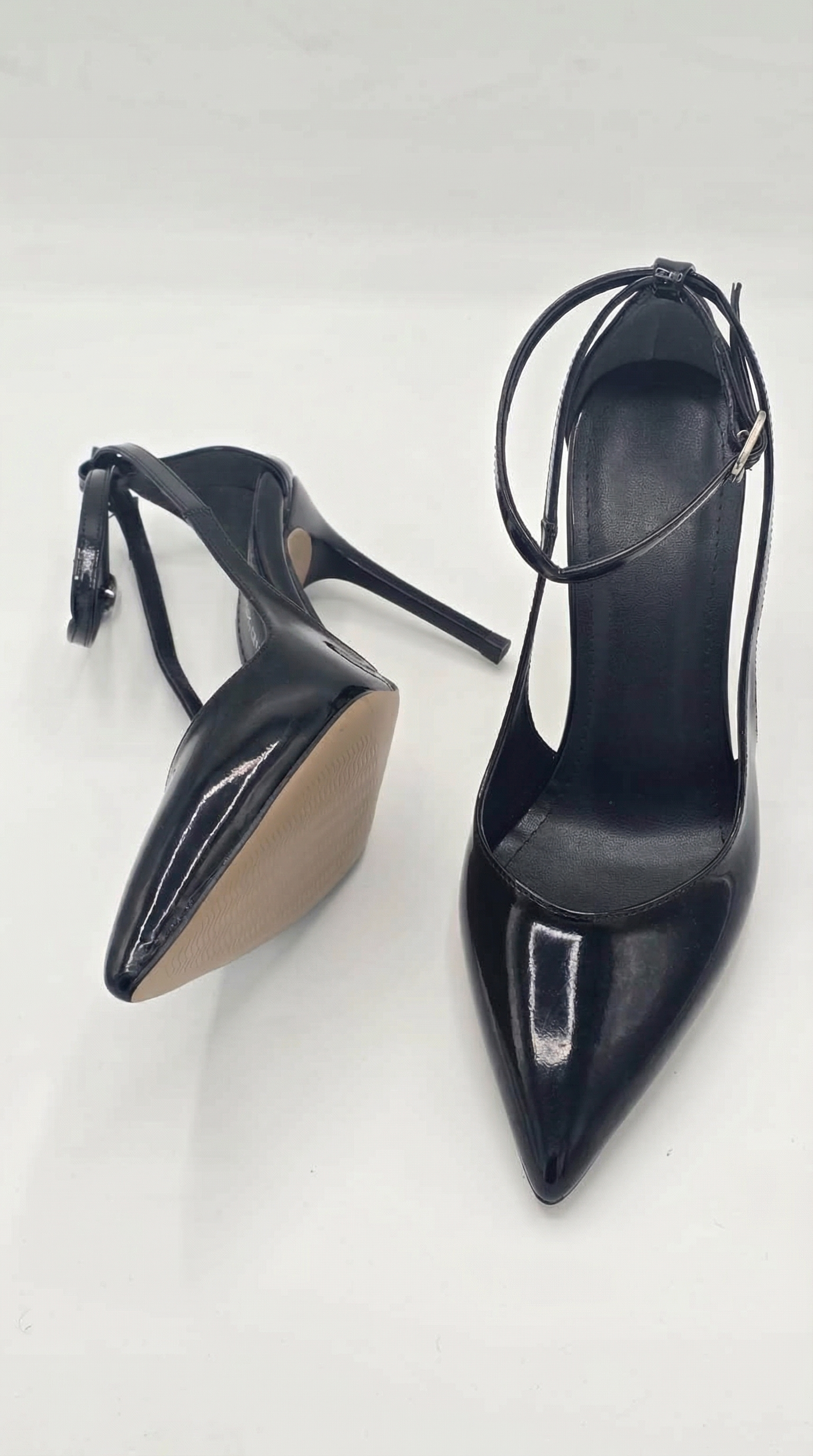 Luvestashoes Siyah Bilekten Tokalı İnce Topuk Stiletto