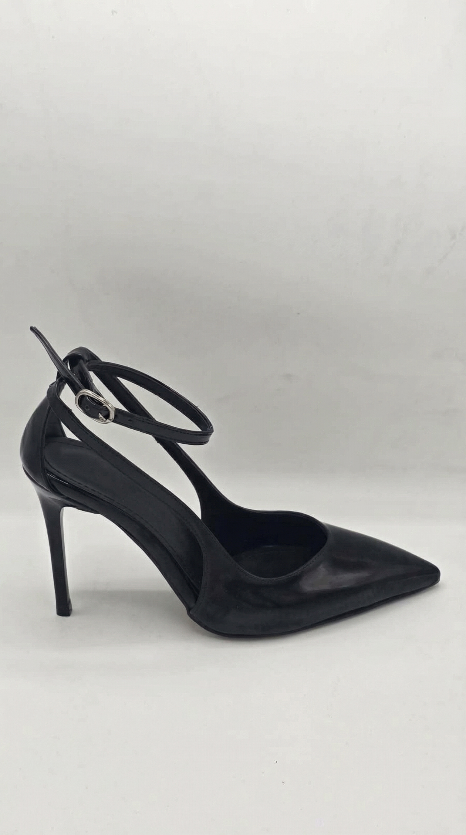 Luvestashoes Siyah Bilekten Tokalı İnce Topuk Stiletto