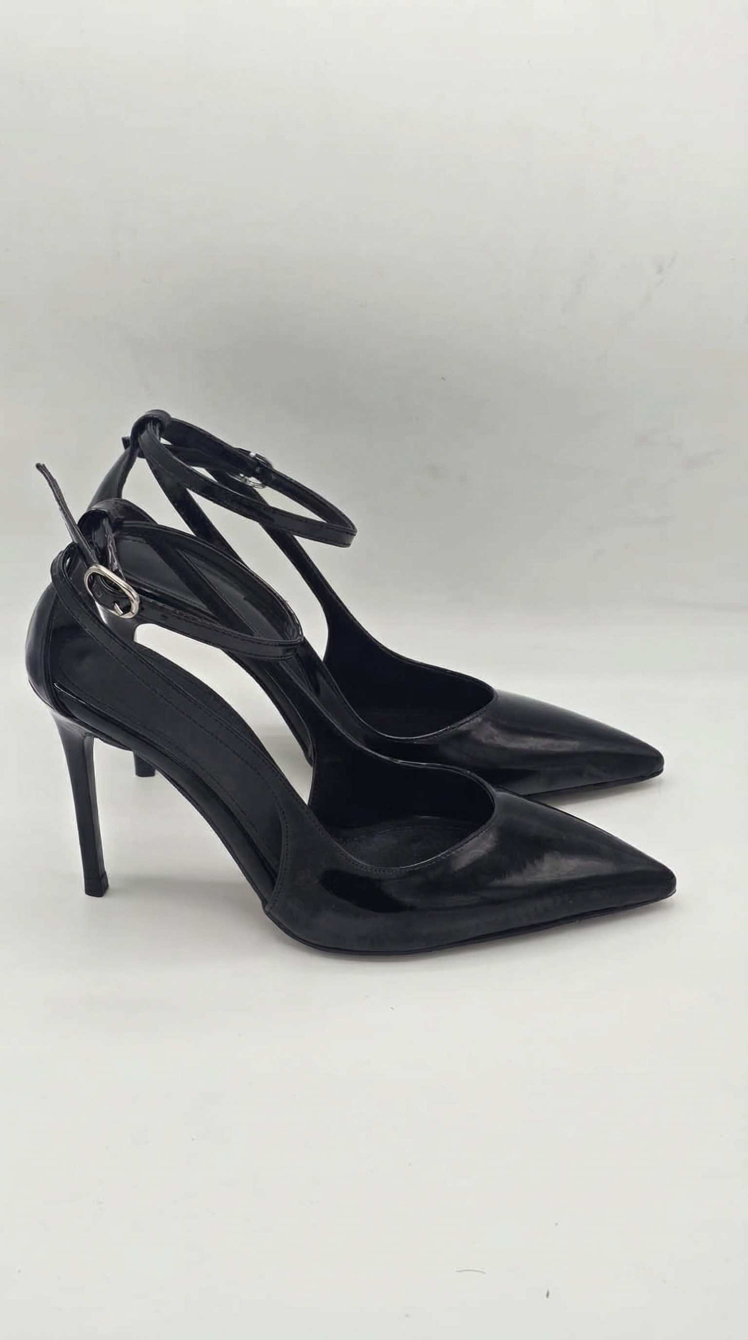 Luvestashoes Siyah Bilekten Tokalı İnce Topuk Stiletto