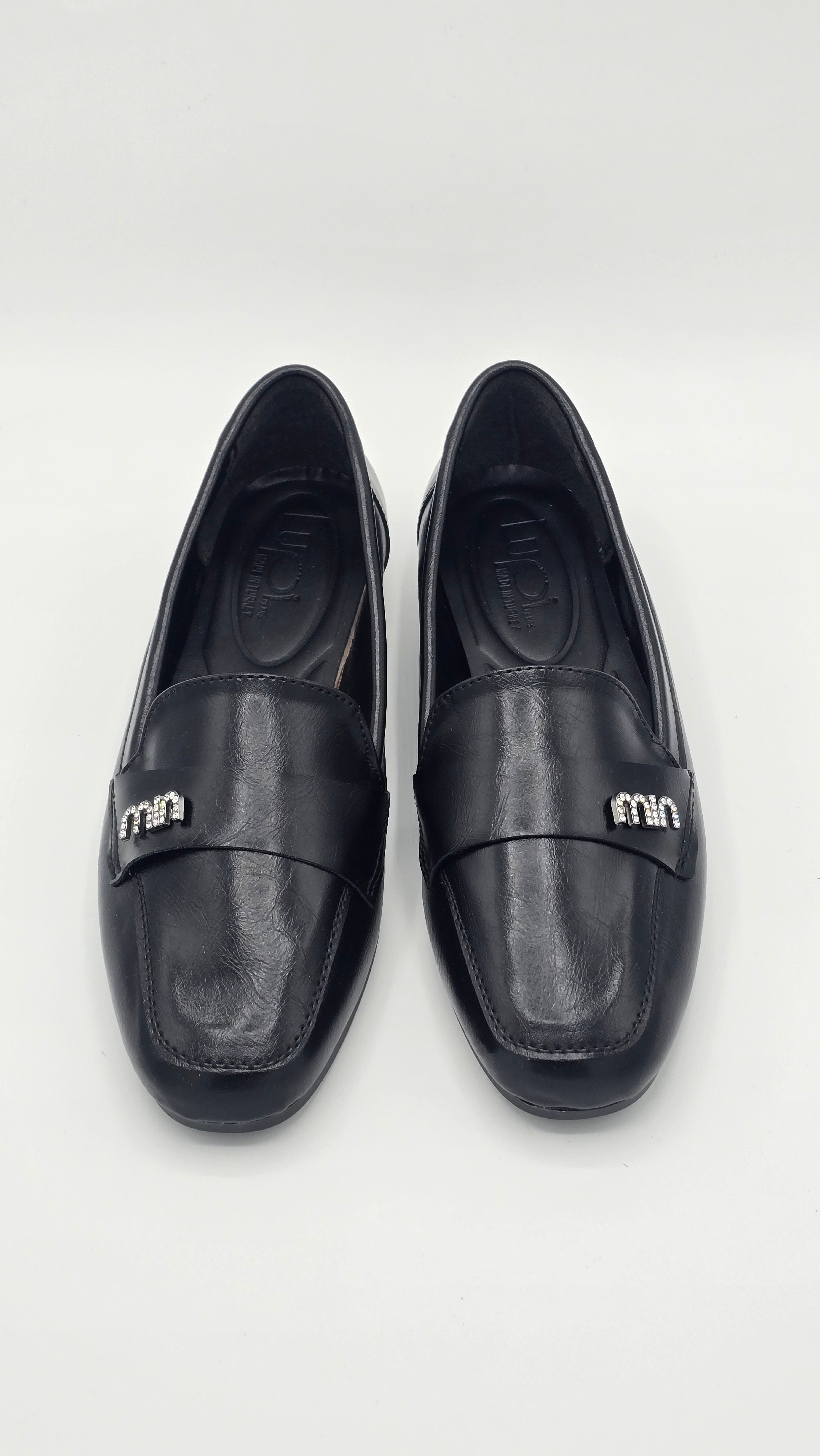 Luvestashoes Siyah Deri Gümüş Logolu Klasik Günlük Şık Babet