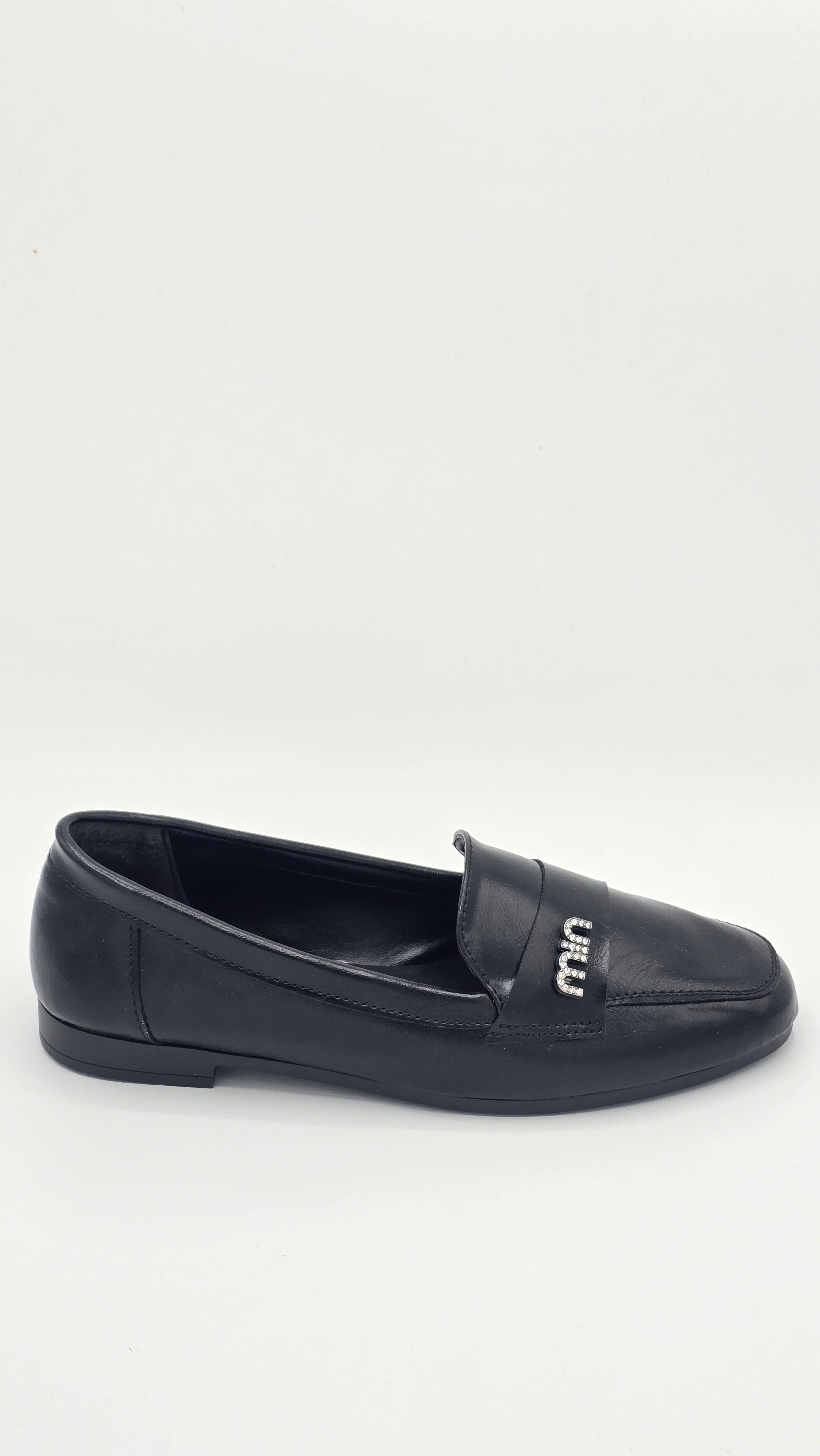 Luvestashoes Siyah Deri Gümüş Logolu Klasik Günlük Şık Babet