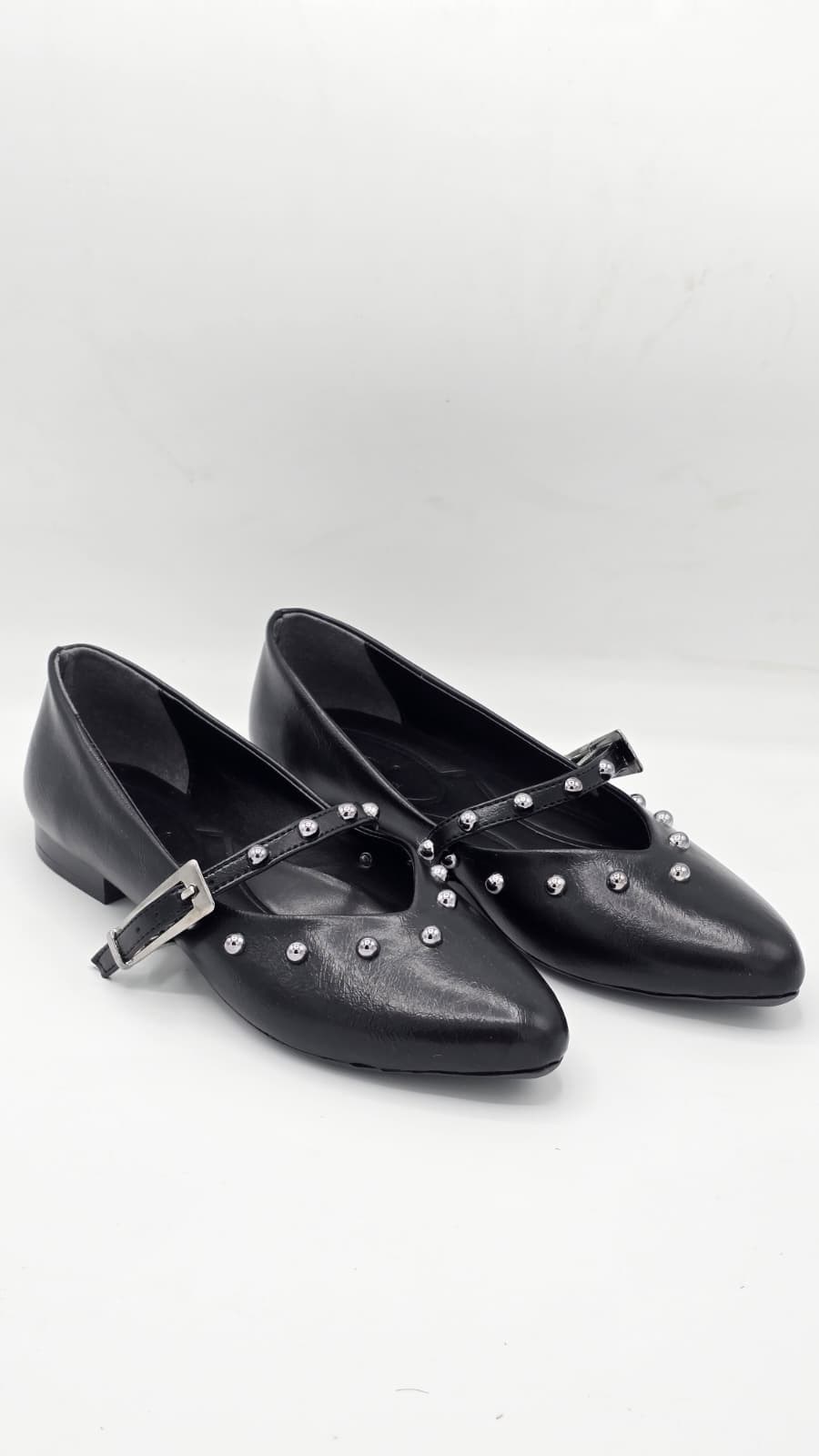 Luvestashoes Siyah Metal Zımba Detaylı Tokalı Babet