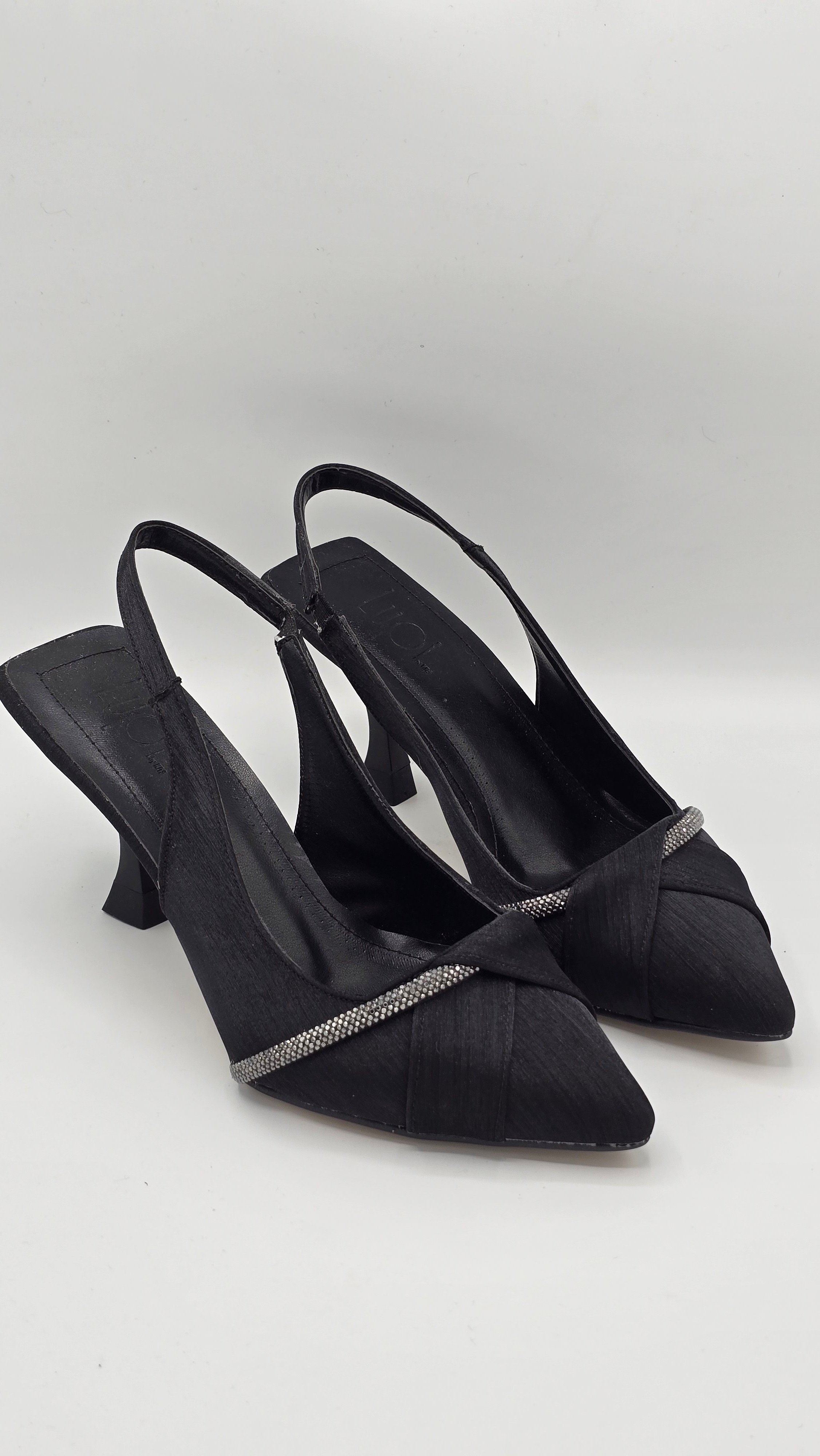 Luvestashoes Siyah Taş Detaylı Çapraz Bantlı Ortopedik Kadeh Topuk Stiletto