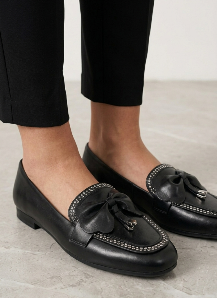 Luvestashoes Siyah Taş İşlemeli Fiyonk Detaylı Ortopedik Zarif Babet