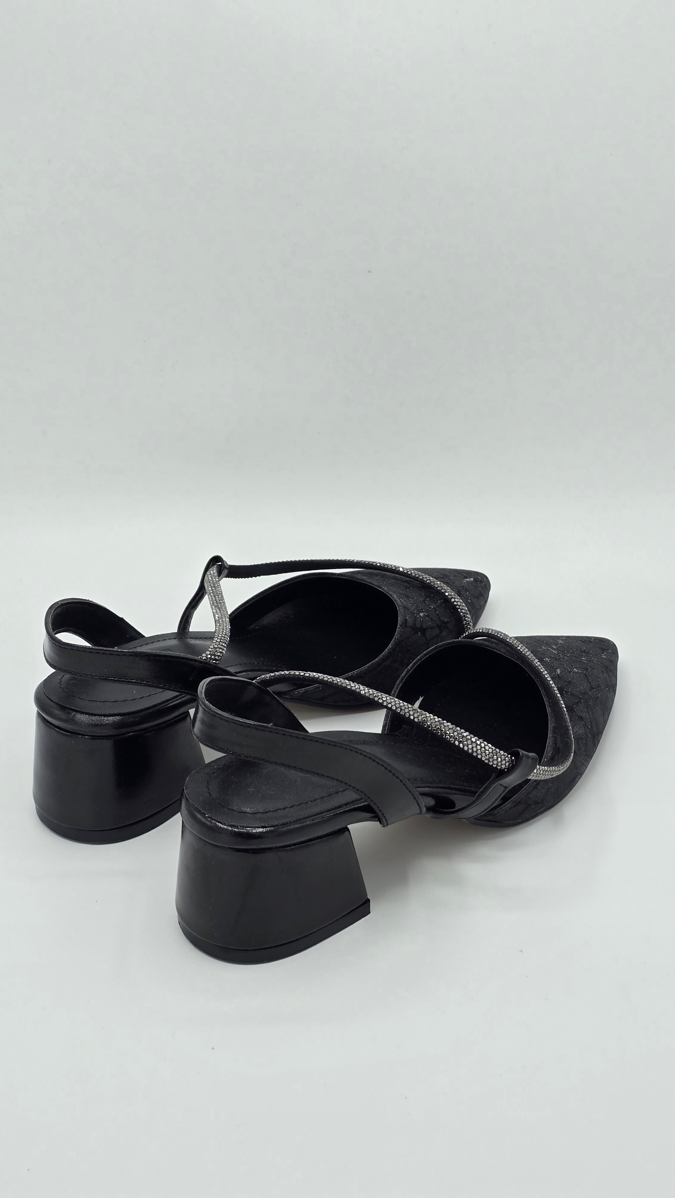 Luvestashoes Siyah Taş Şerit Detaylı Simli Topuklu Stiletto