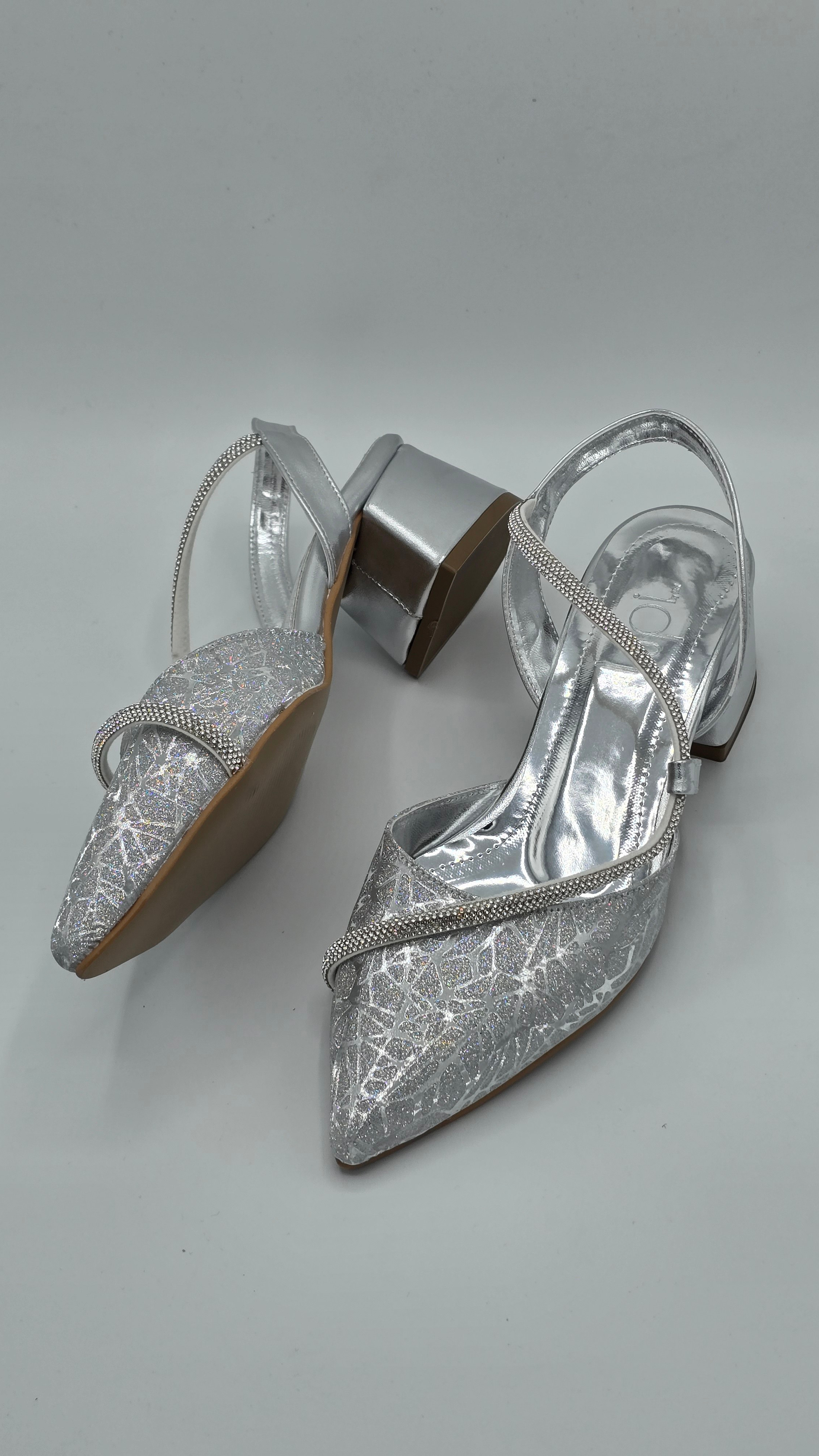 Luvestashoes Taş Şerit Detaylı Simli Topuklu Stiletto
