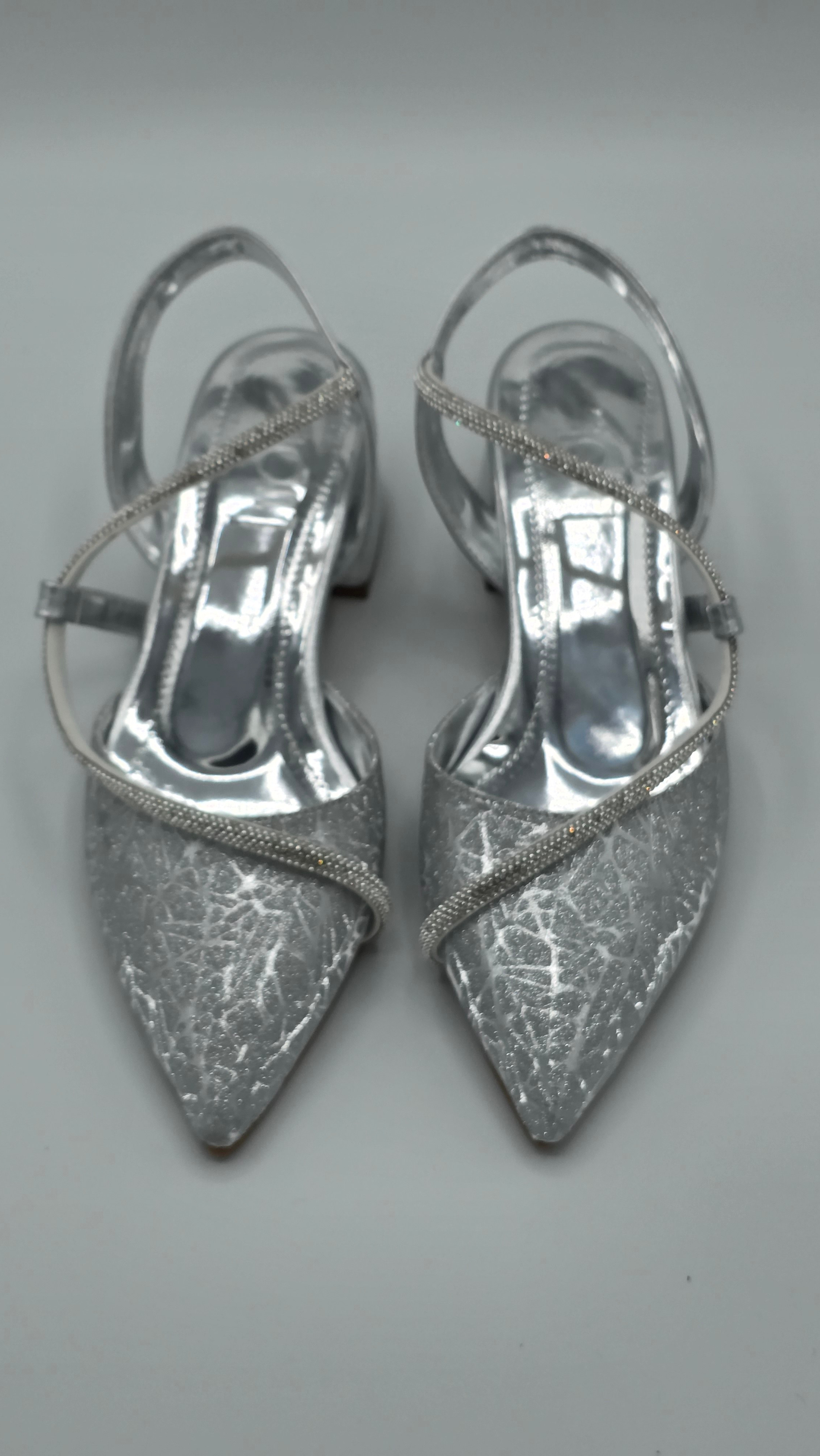 Luvestashoes Taş Şerit Detaylı Simli Topuklu Stiletto