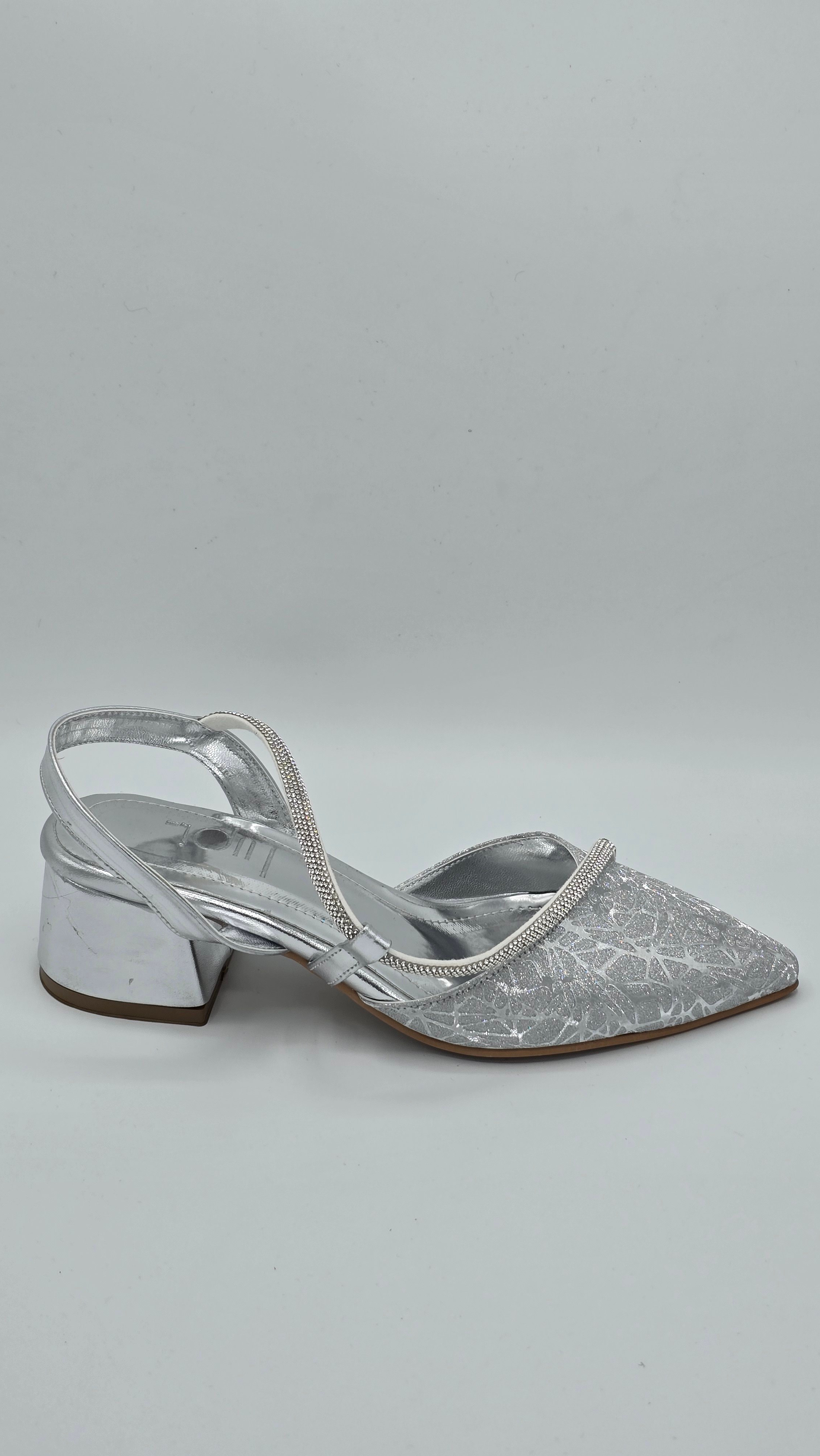 Luvestashoes Taş Şerit Detaylı Simli Topuklu Stiletto