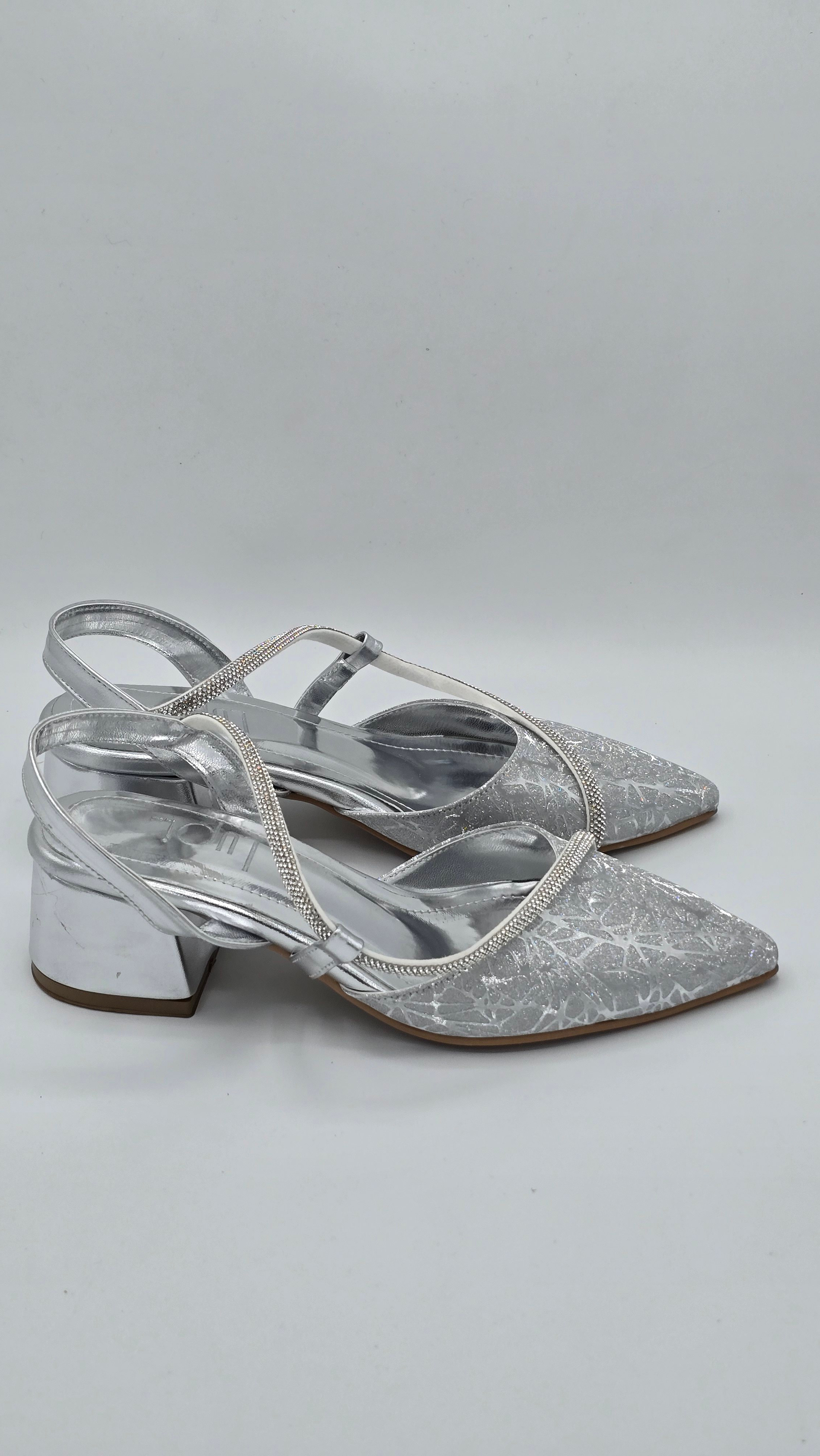 Luvestashoes Taş Şerit Detaylı Simli Topuklu Stiletto