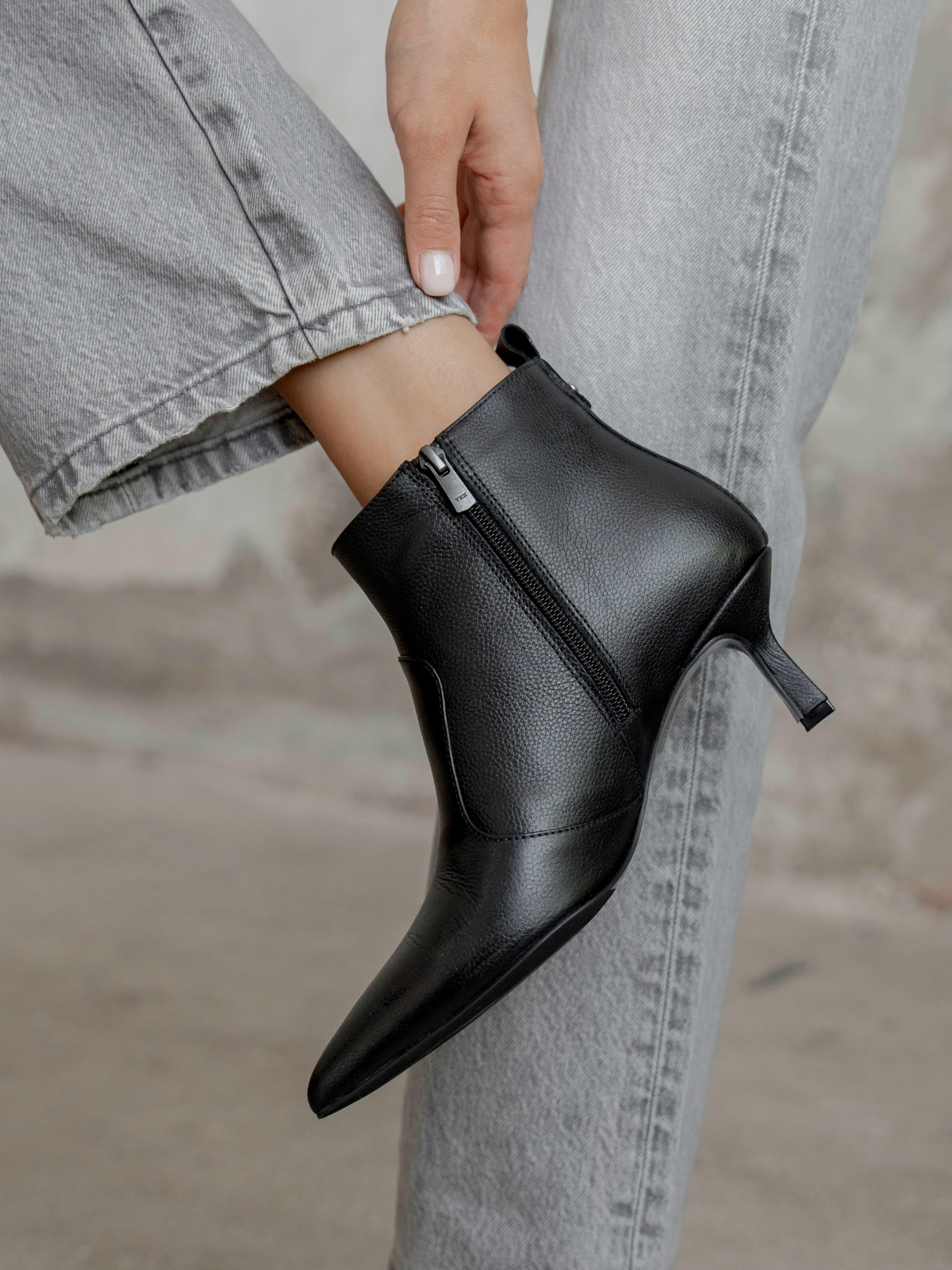 Akdor Siyah Hakiki Deri Kadın Bot