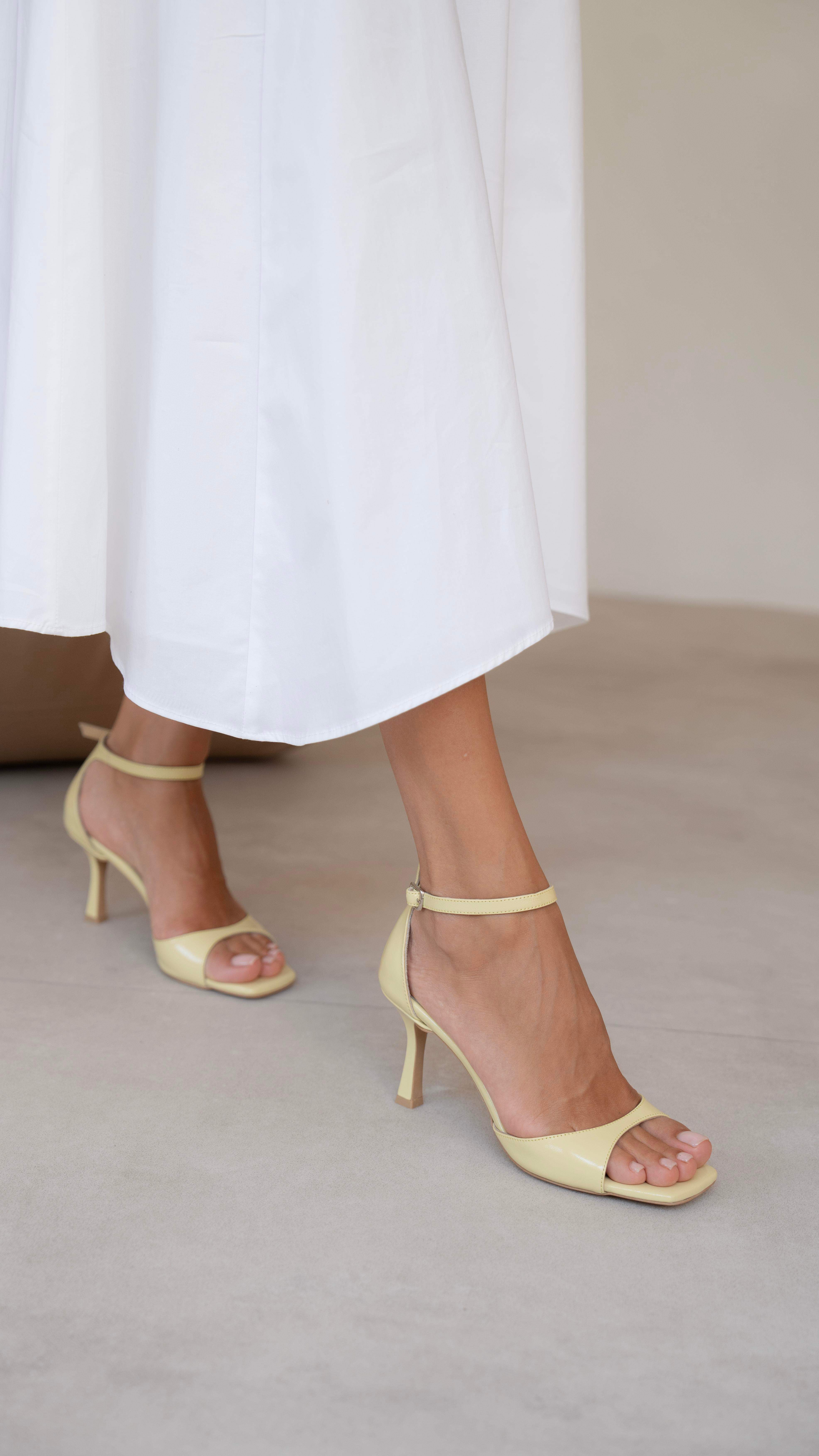 Dalot Sarı Rugan   Hakiki Deri   Topuklu Ayakkabı