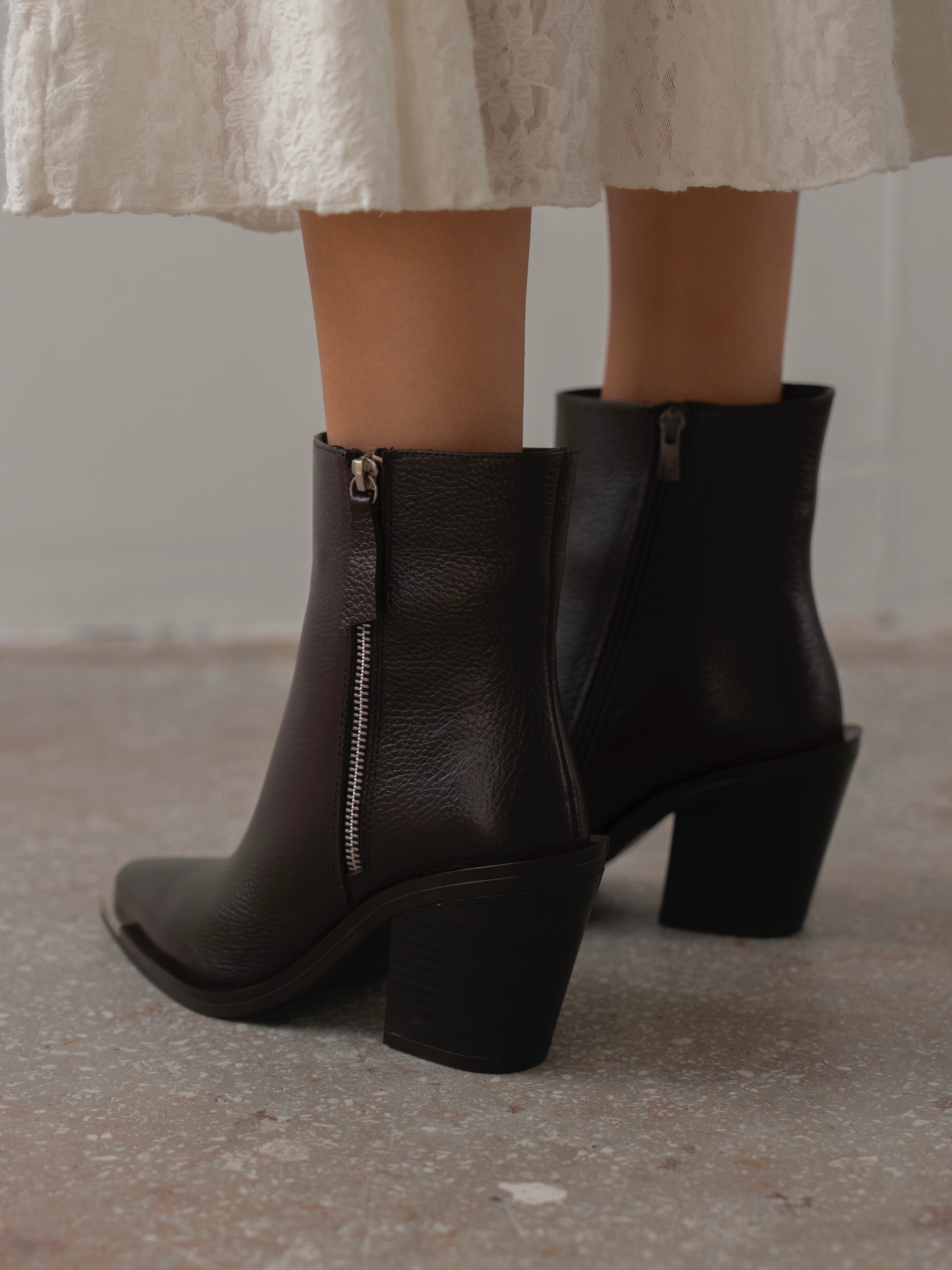 Devin Kahve Hakiki Deri Kadın Bot