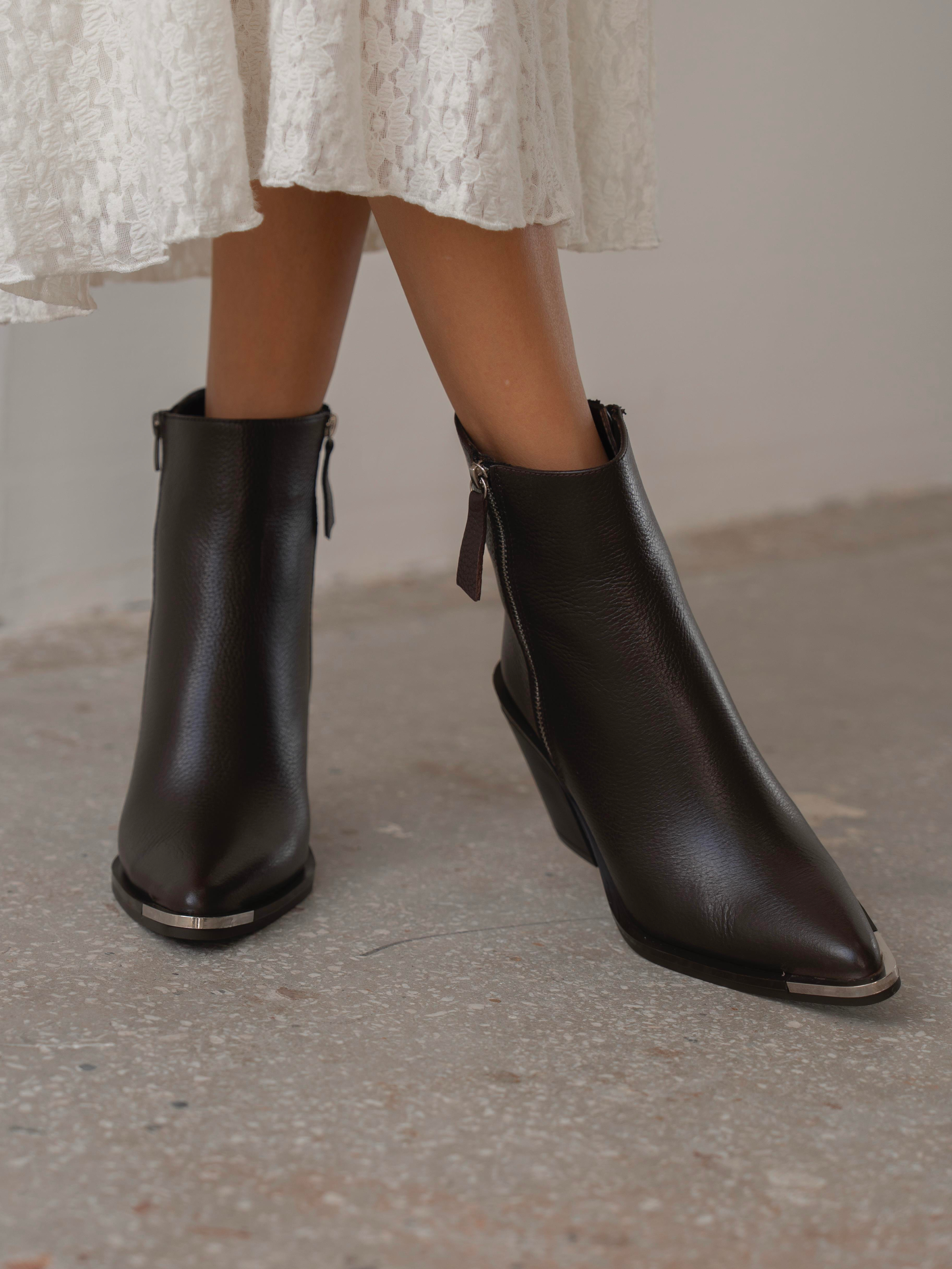 Devin Kahve Hakiki Deri Kadın Bot