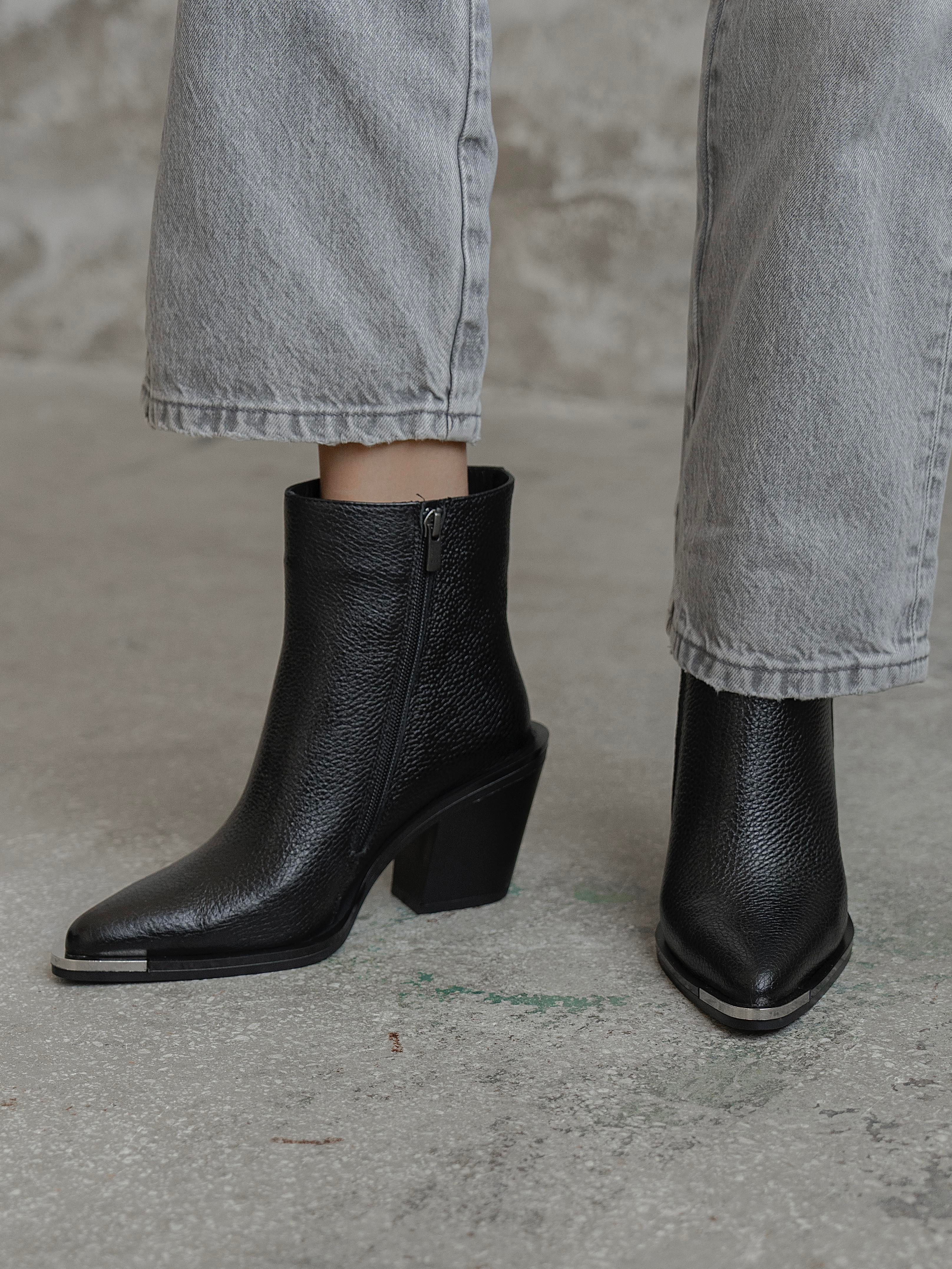 Devin Siyah Hakiki Deri Kadın Bot