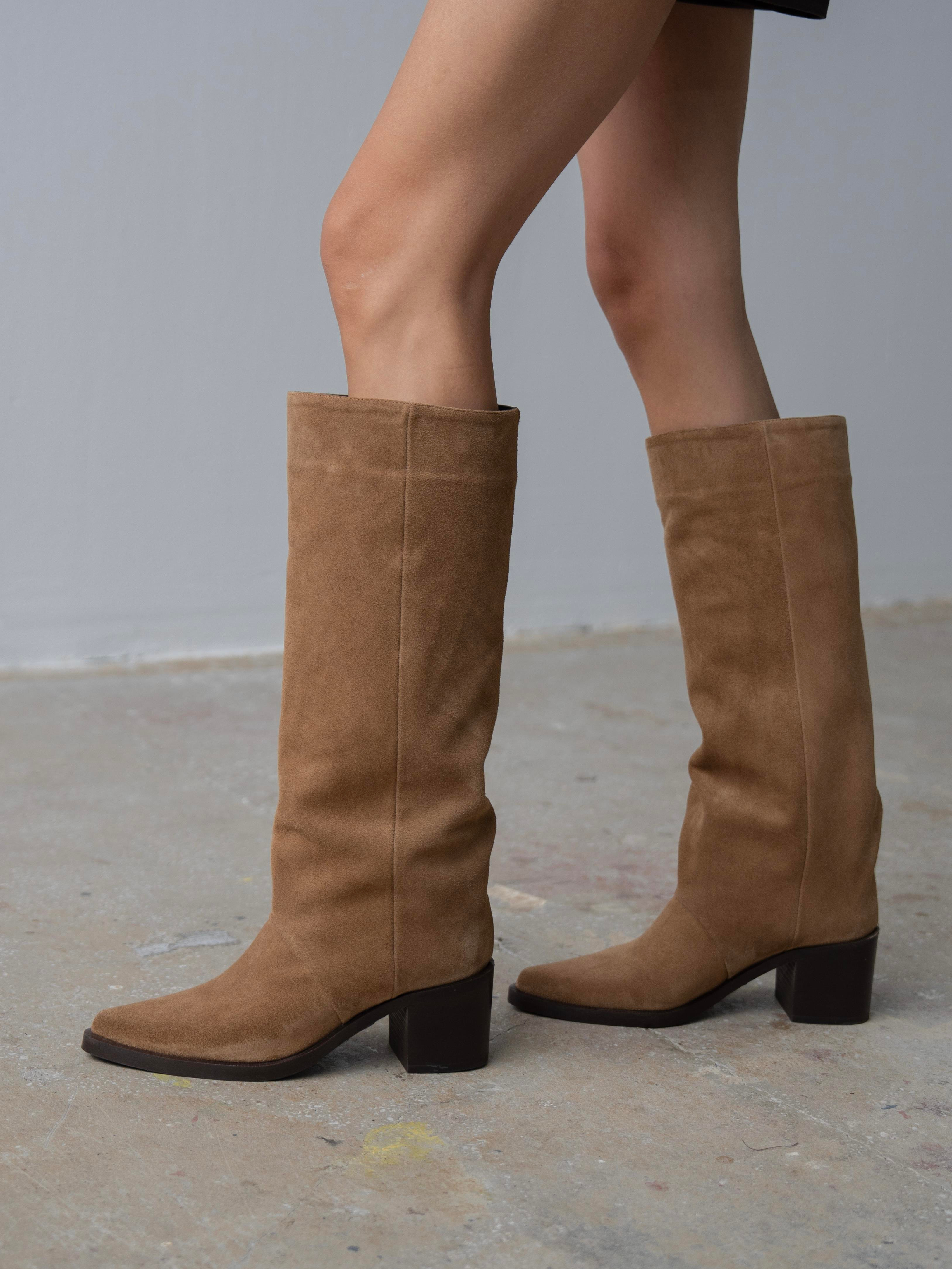 Ebate Camel Süet Hakiki Deri Kadın Çizme