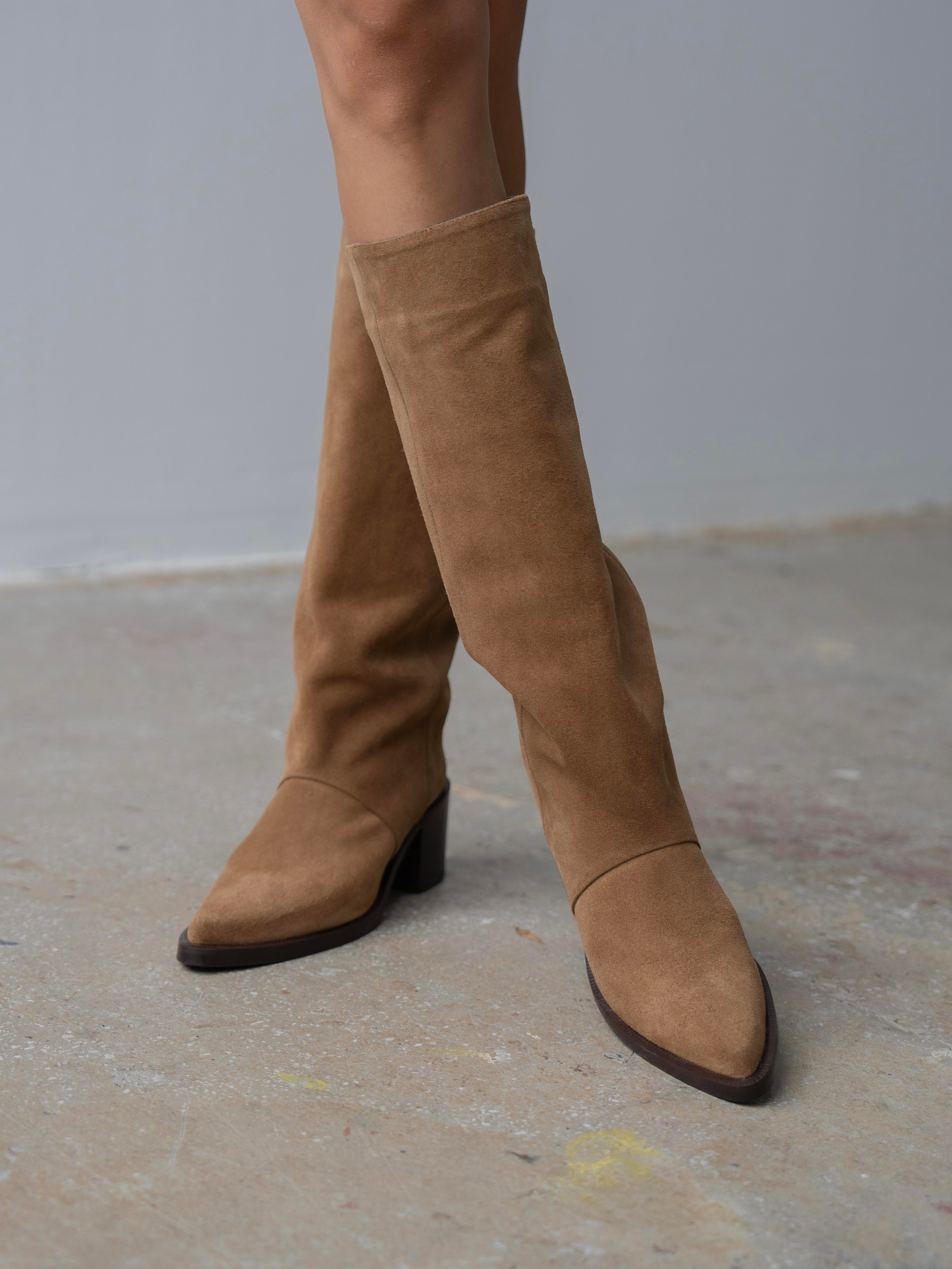 Ebate Camel Süet Hakiki Deri Kadın Çizme