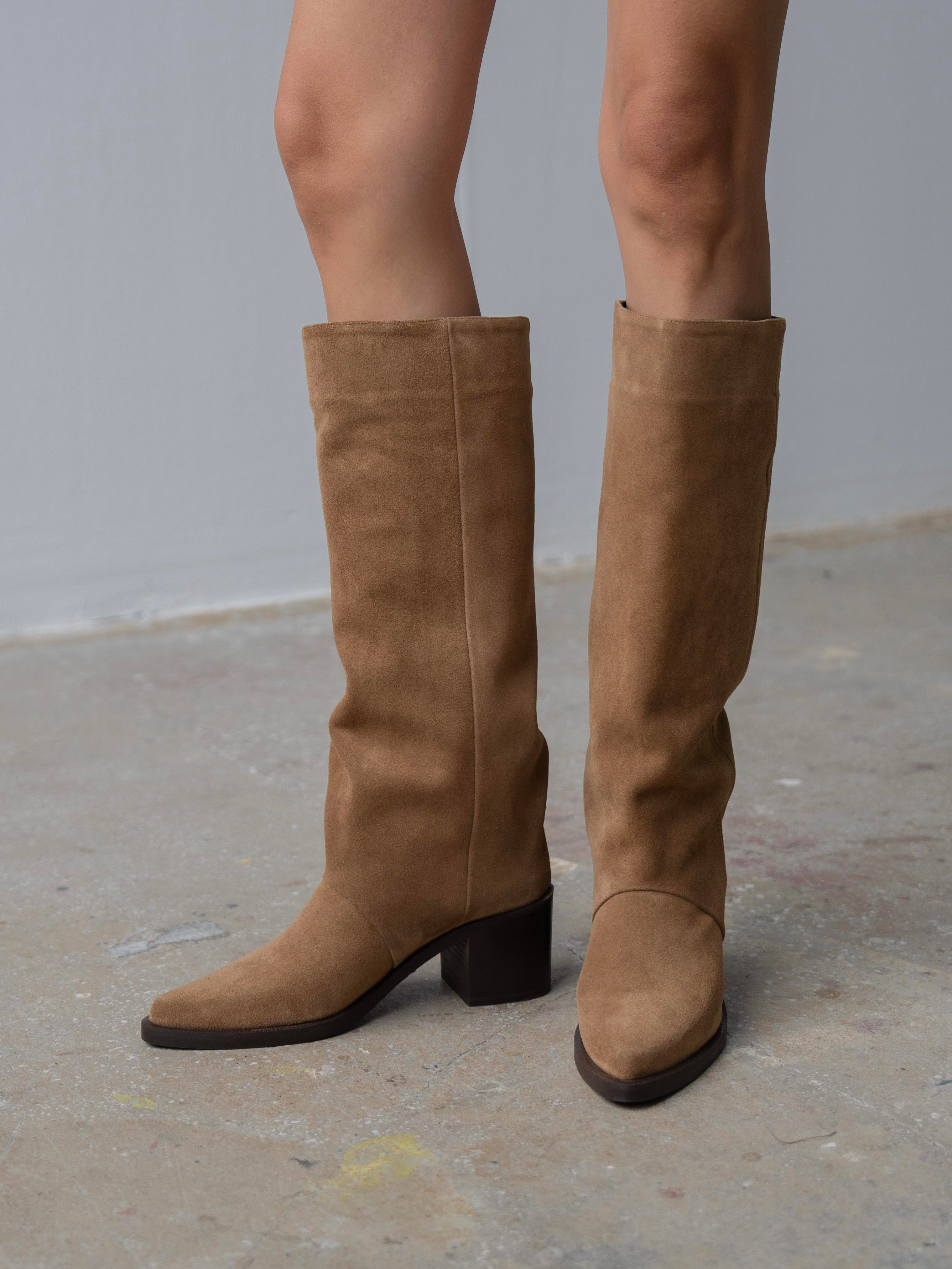 Ebate Camel Süet Hakiki Deri Kadın Çizme