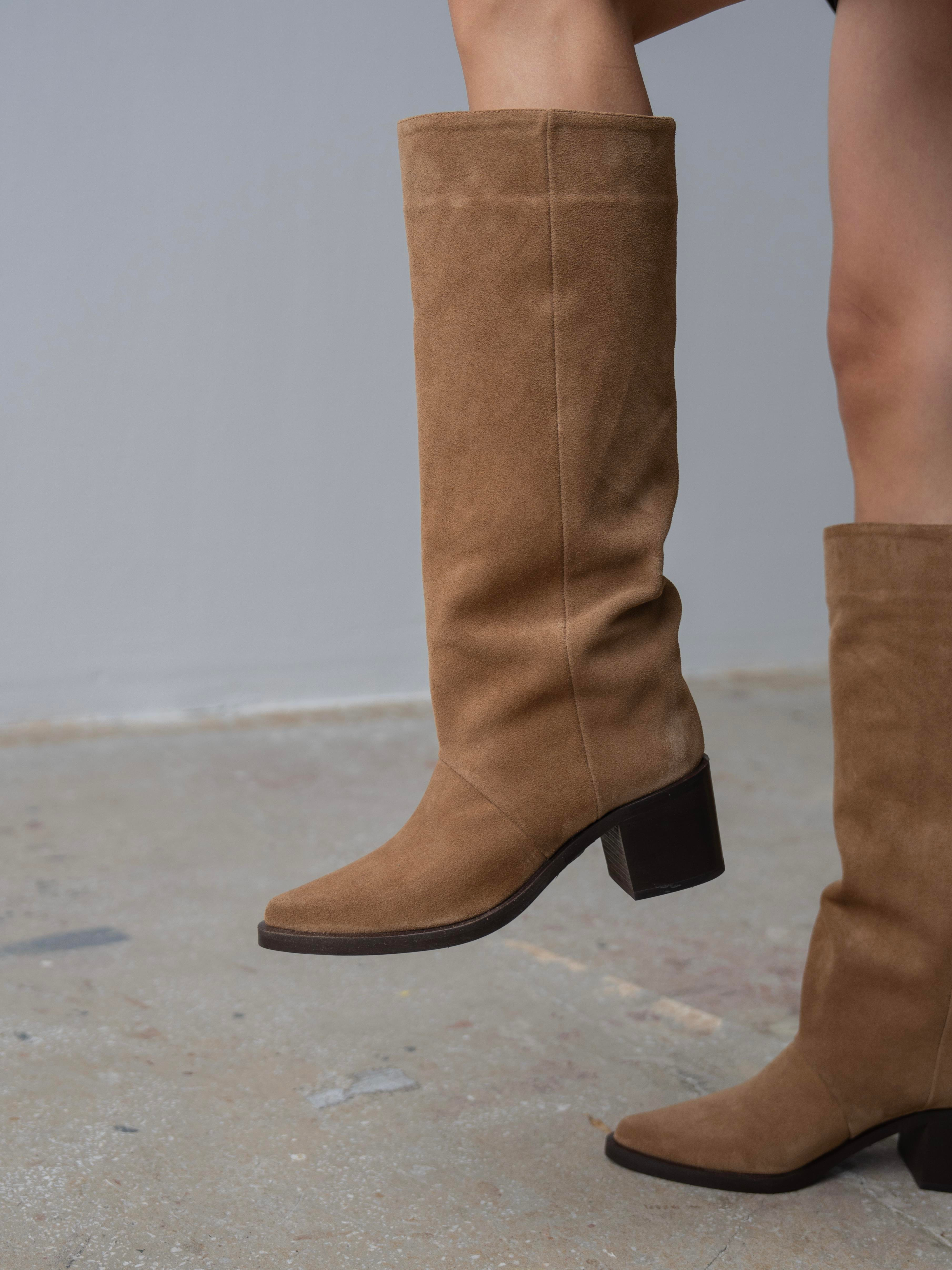 Ebate Camel Süet Hakiki Deri Kadın Çizme