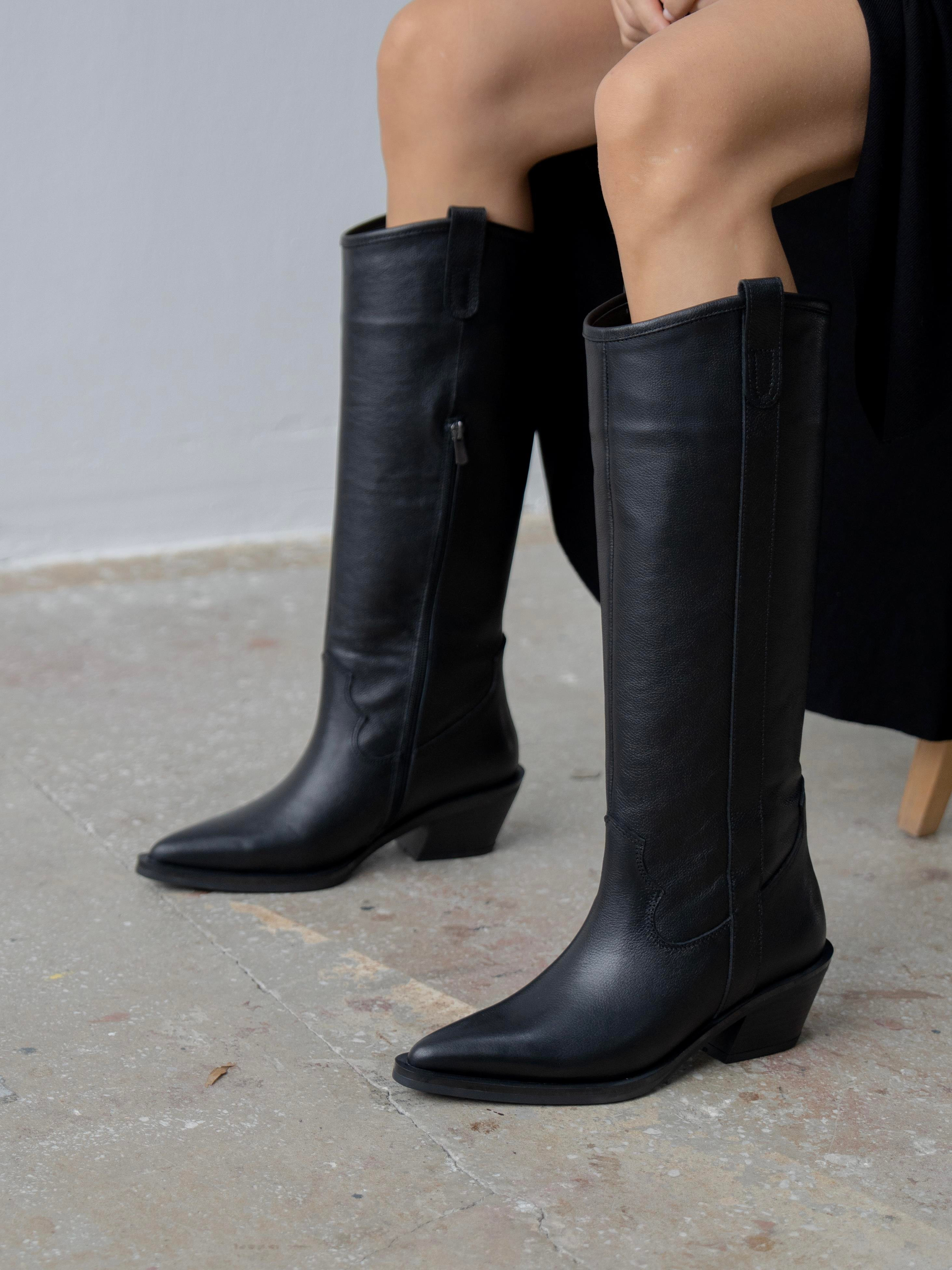 Emera Siyah Hakiki Deri Kadın Çizme