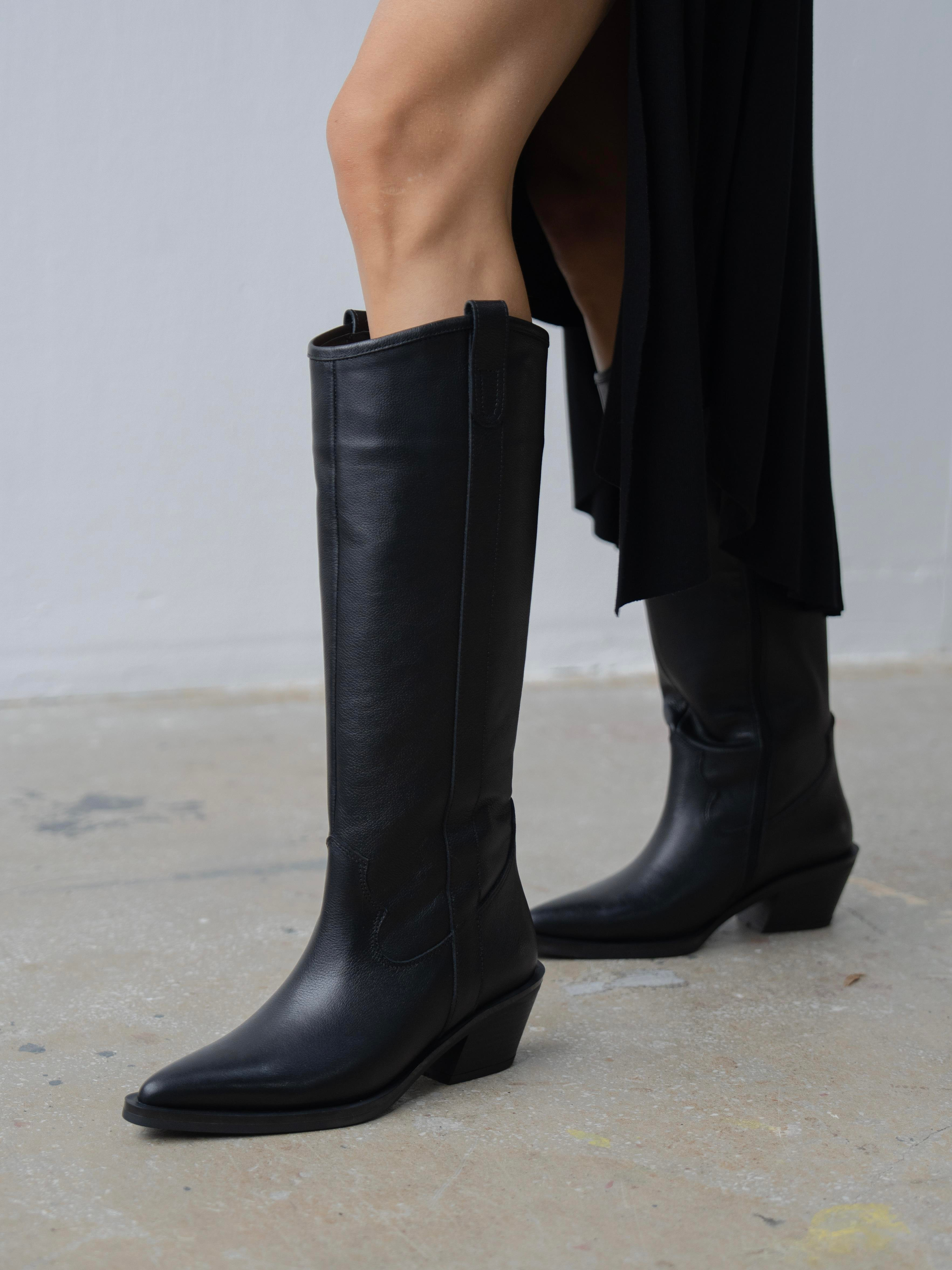 Emera Siyah Hakiki Deri Kadın Çizme