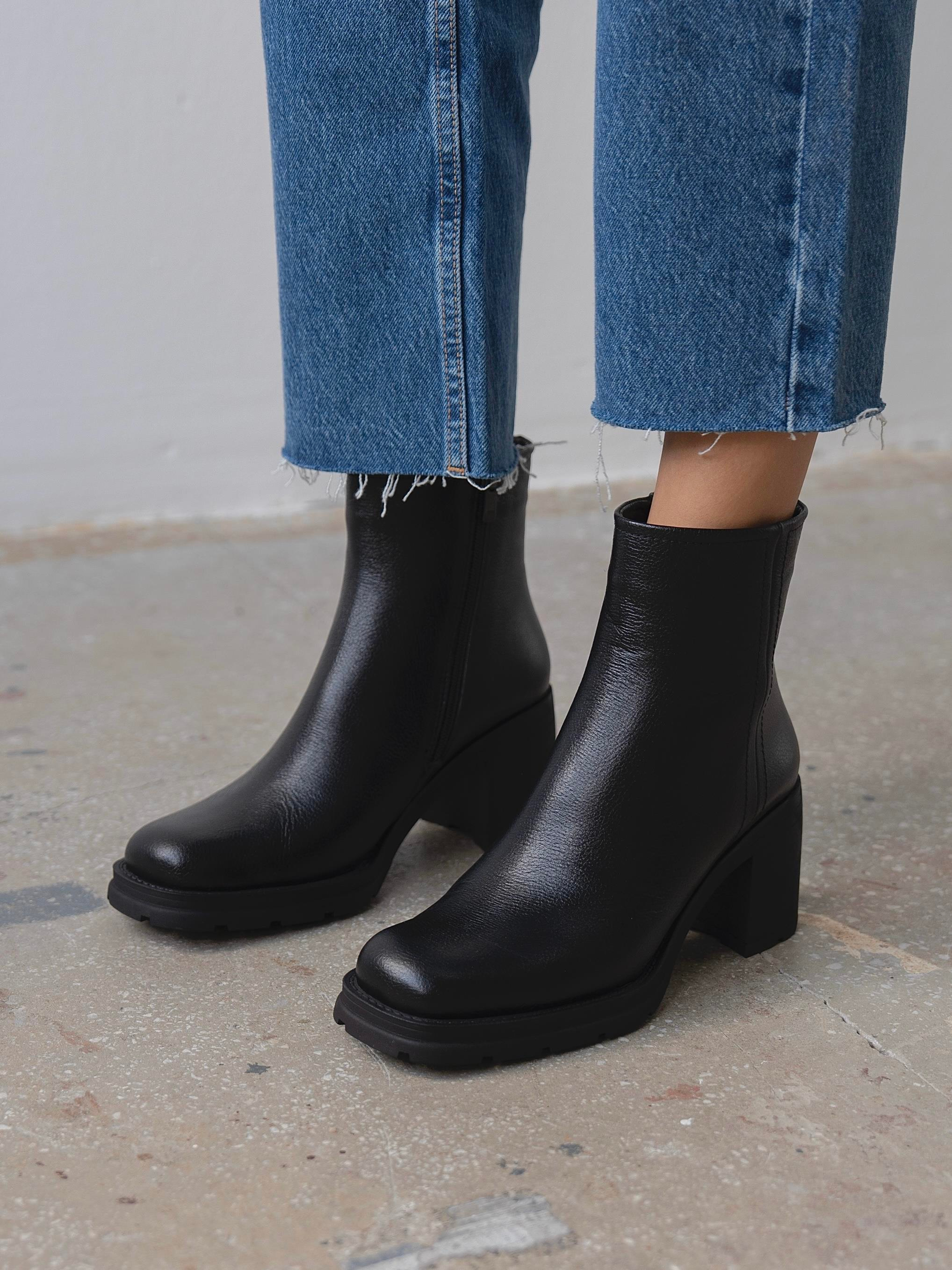 Etno Siyah Hakiki Deri Kadın Bot