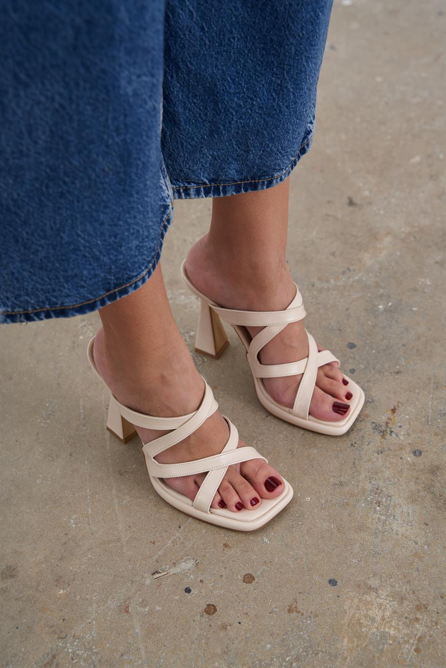 Freda Ekru   Terlik   Platform