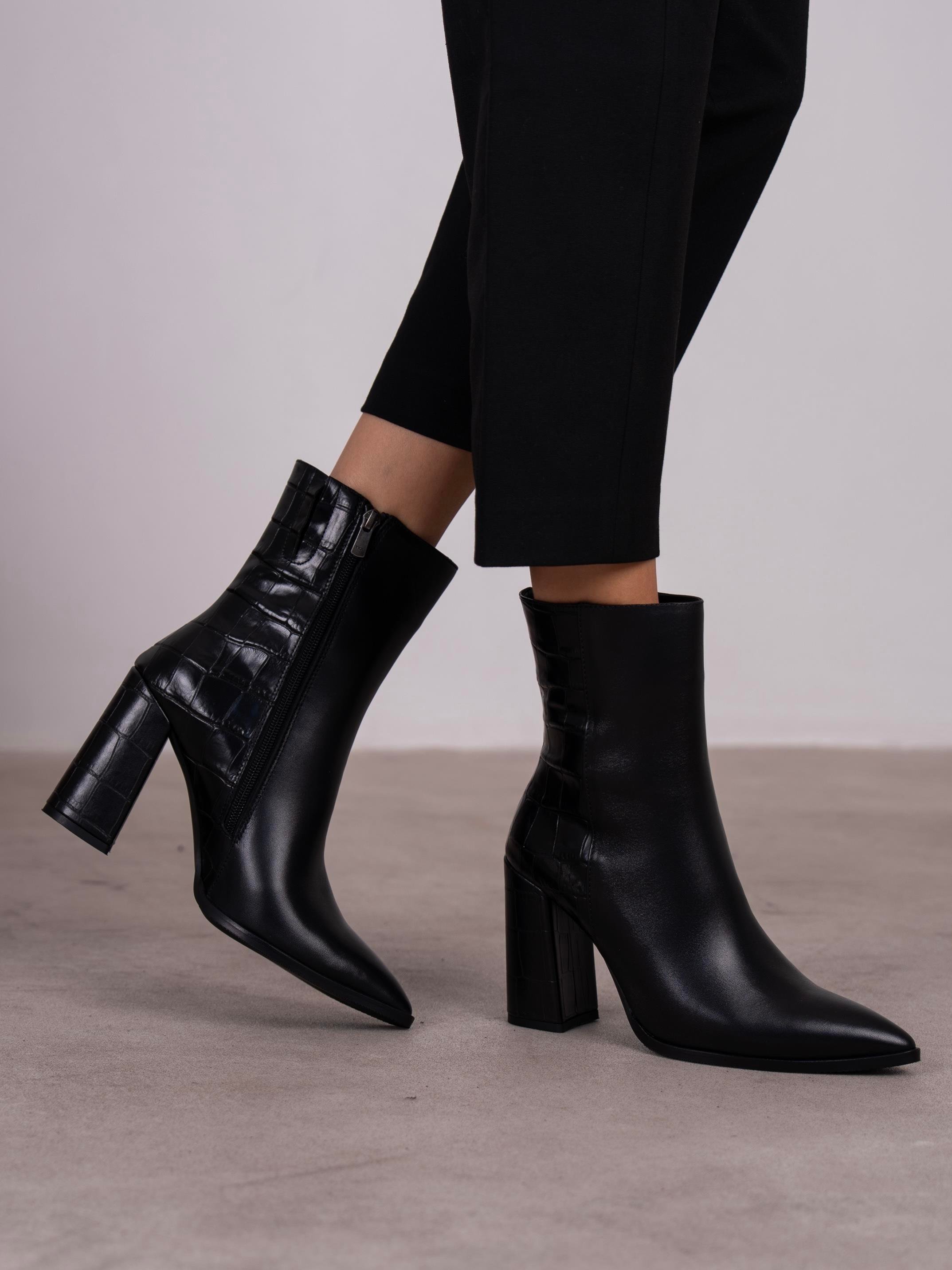 Frina Siyah Hakiki Deri Kadın Bot