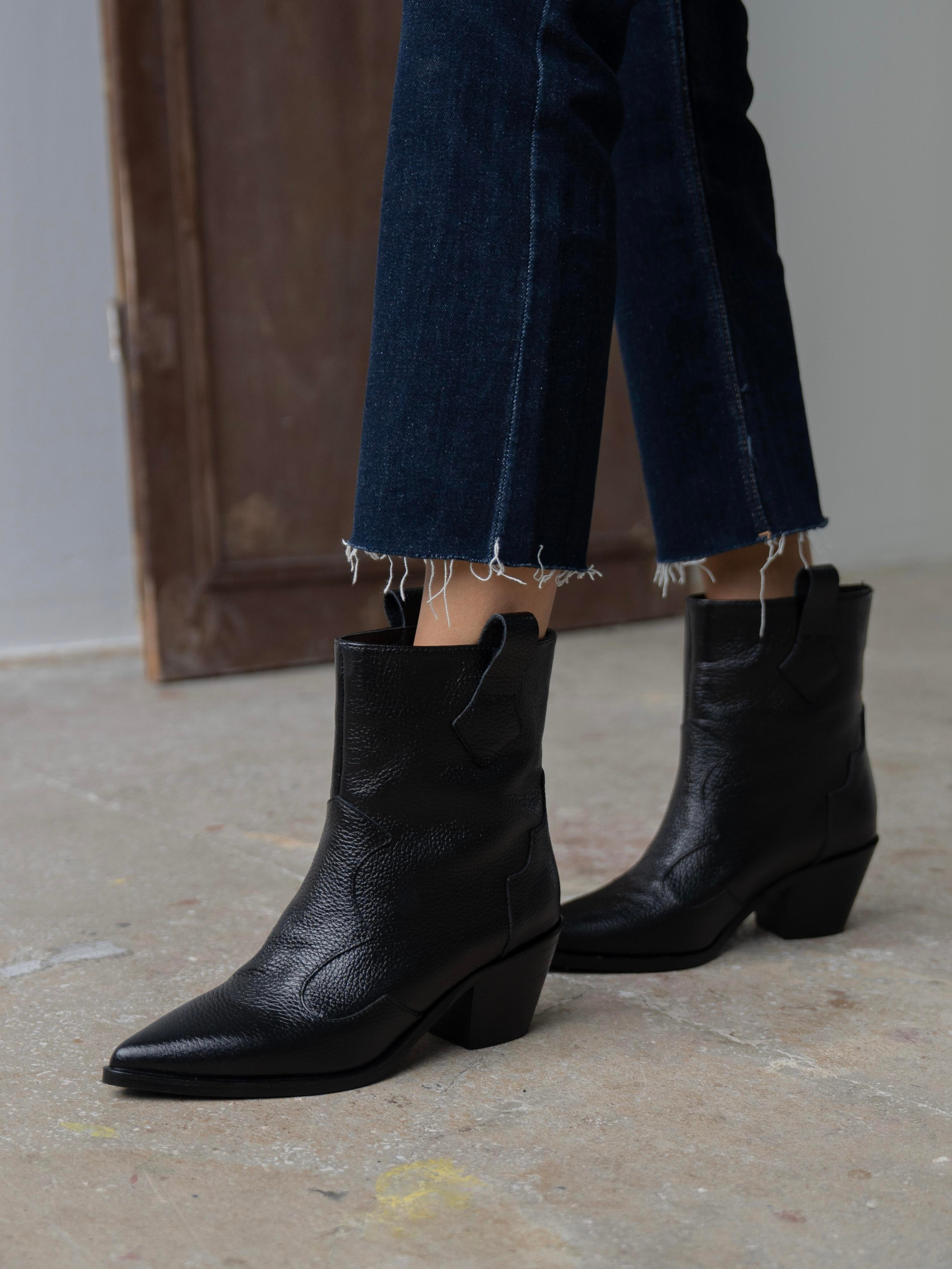 Fron Siyah Hakiki Deri Kadın Bot