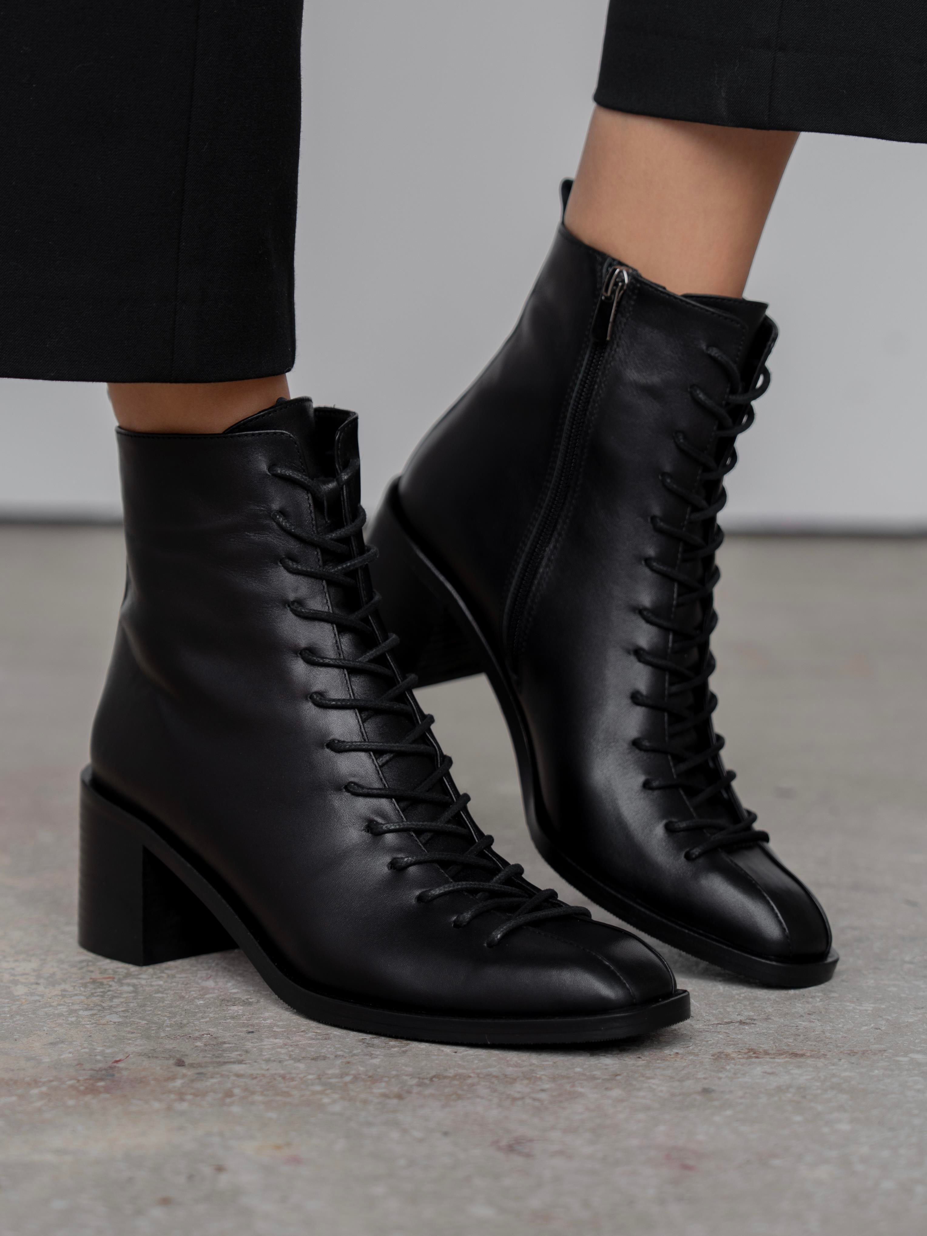 Hensy Siyah Hakiki Deri Kadın Bot