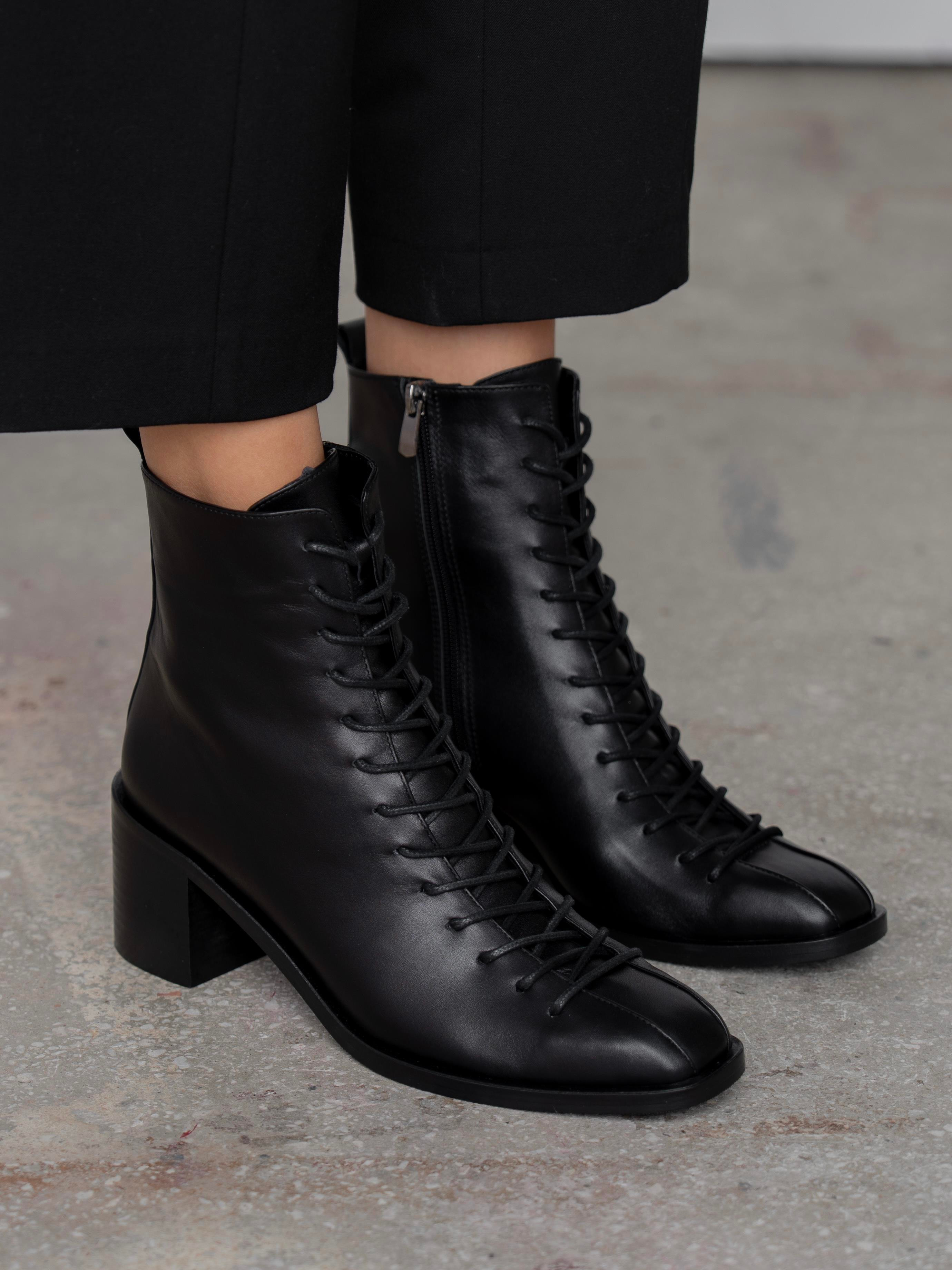 Hensy Siyah Hakiki Deri Kadın Bot