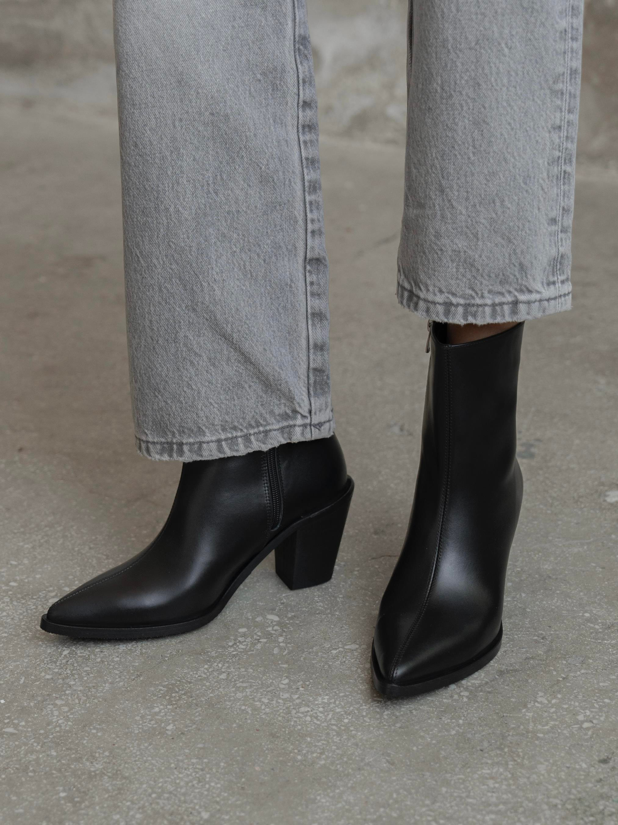 Lerona Siyah Hakiki Deri Kadın Bot