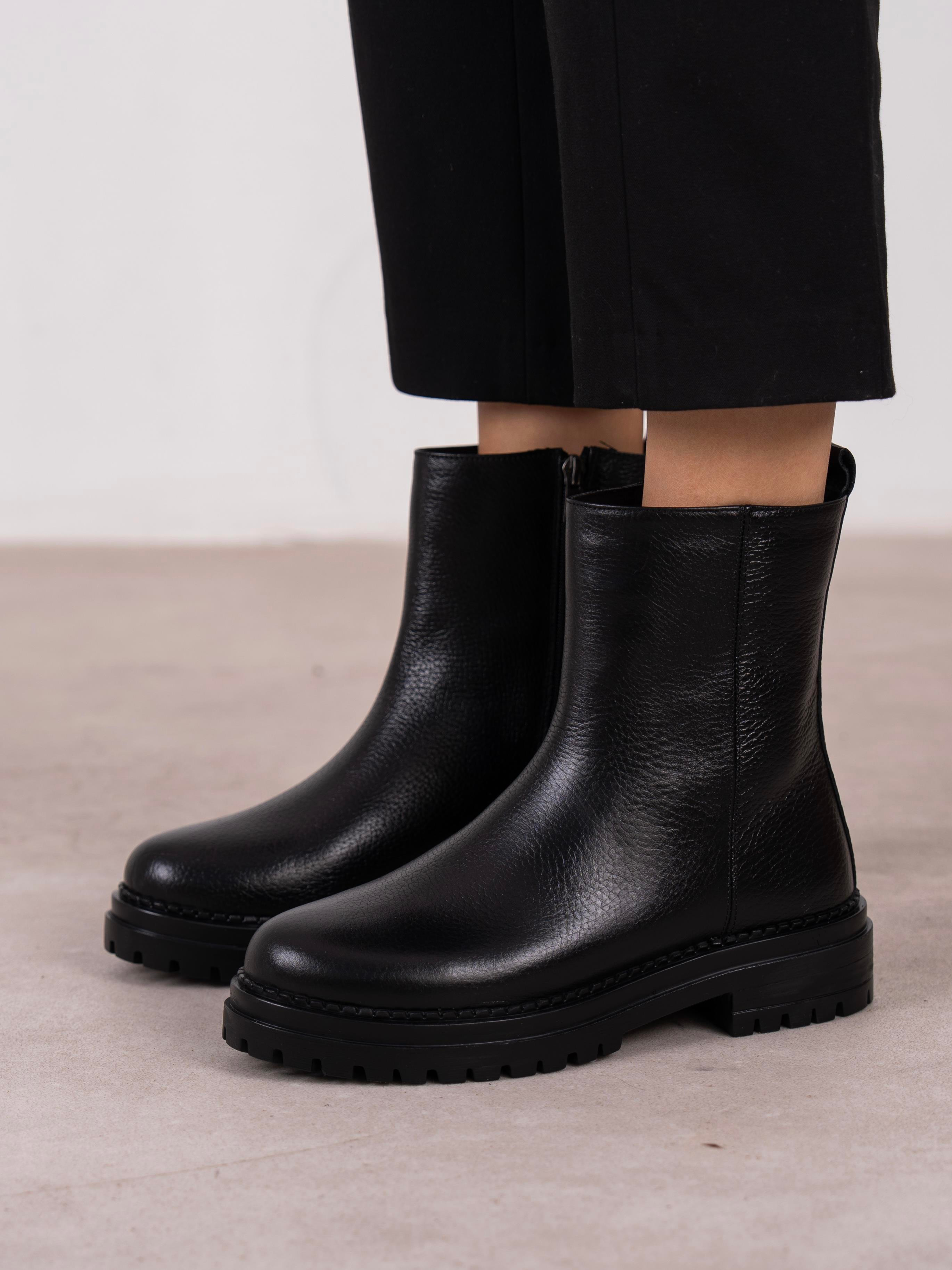 Nia Siyah Hakiki Deri Kadın Bot